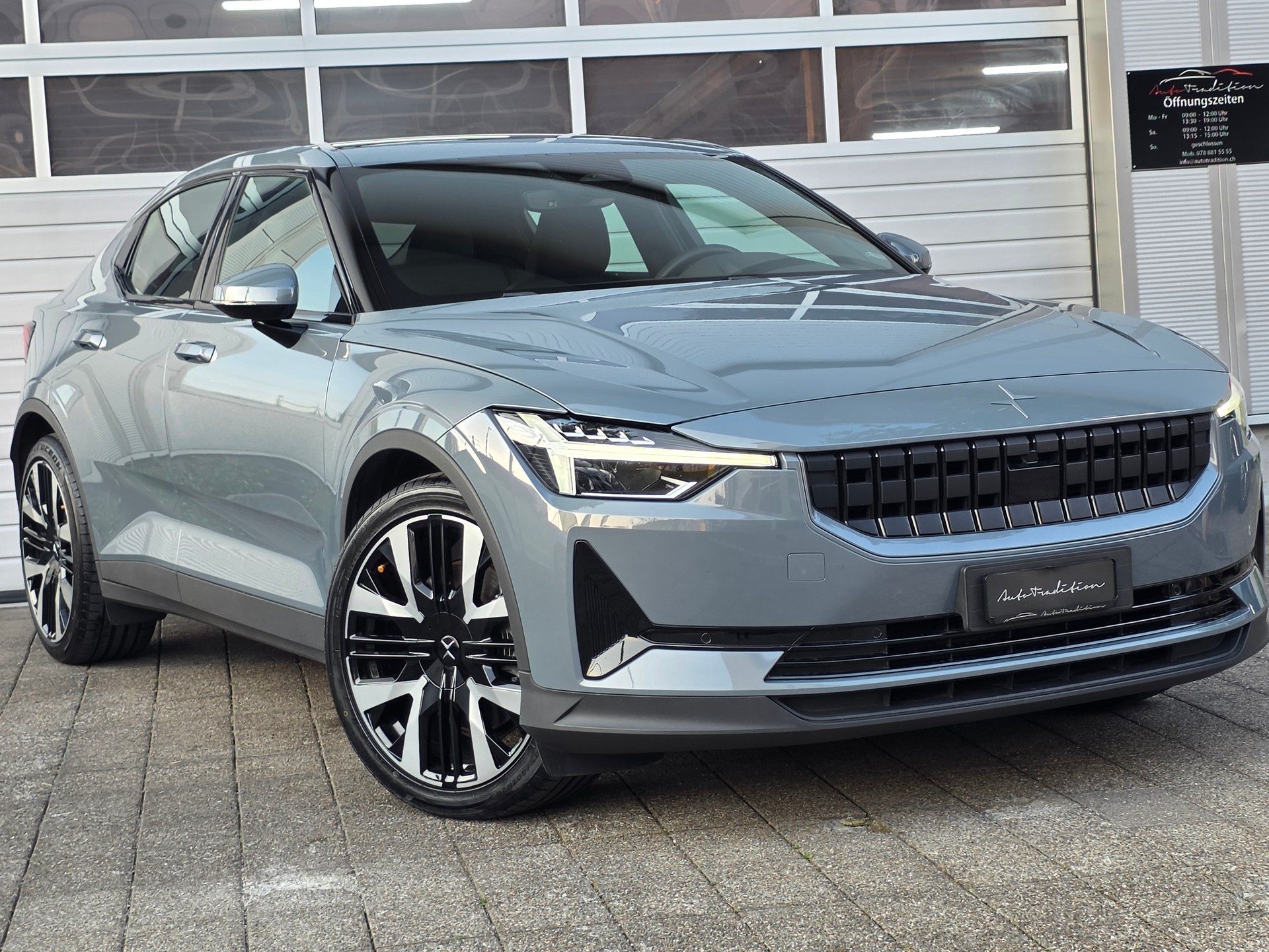 POLESTAR Polestar 2 Long Range Dual 78 kWh MY23 * PERFORMANCE FELGEN - BATT.-ZERTIFIKAT - PLUS PAKET- HARMAN KARDON -GARANTIE BIS 05.2030-showroom-element-1