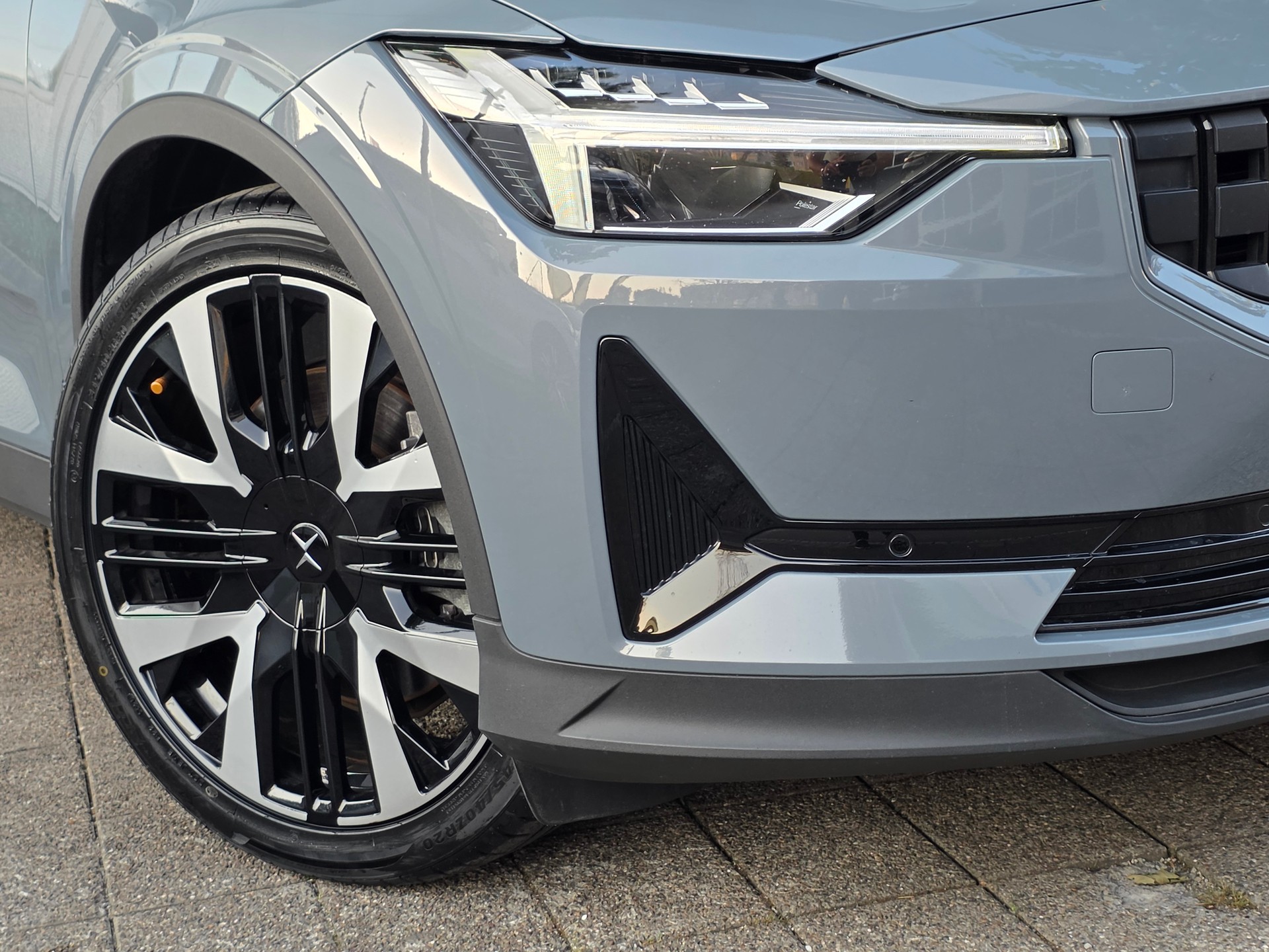 POLESTAR Polestar 2 Long Range Dual 78 kWh MY23 * PERFORMANCE FELGEN - BATT.-ZERTIFIKAT - PLUS PAKET- HARMAN KARDON -GARANTIE BIS 05.2030-image-4