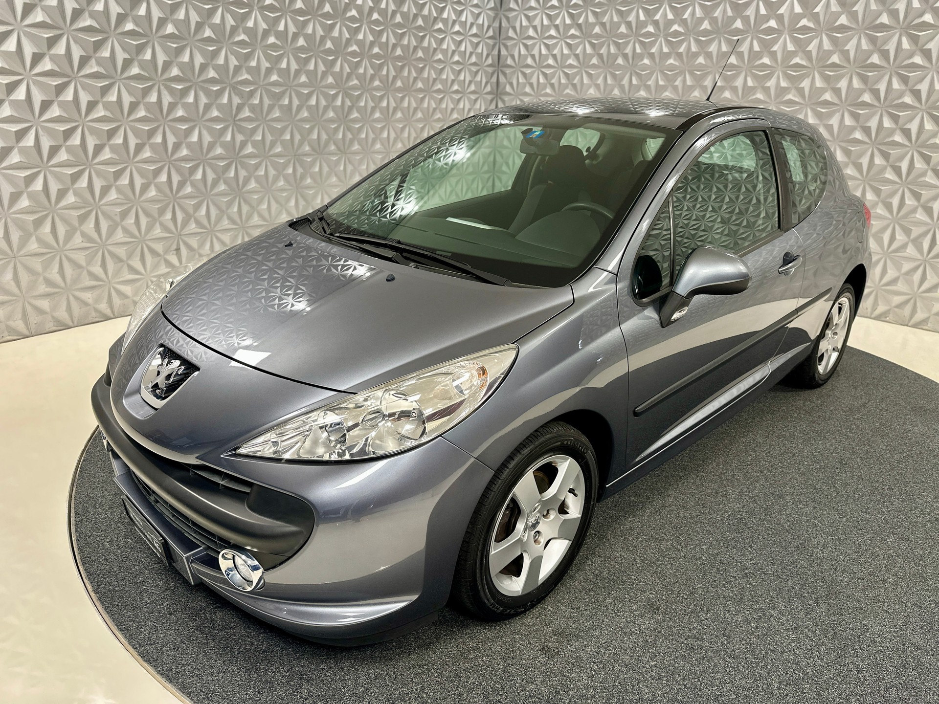 PEUGEOT 207 1.4 16V Trendy-image-8