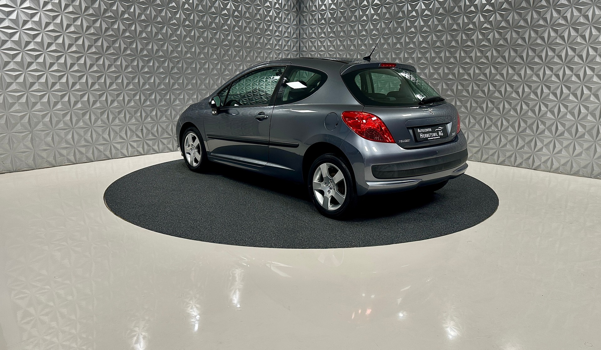 PEUGEOT 207 1.4 16V Trendy-image-6