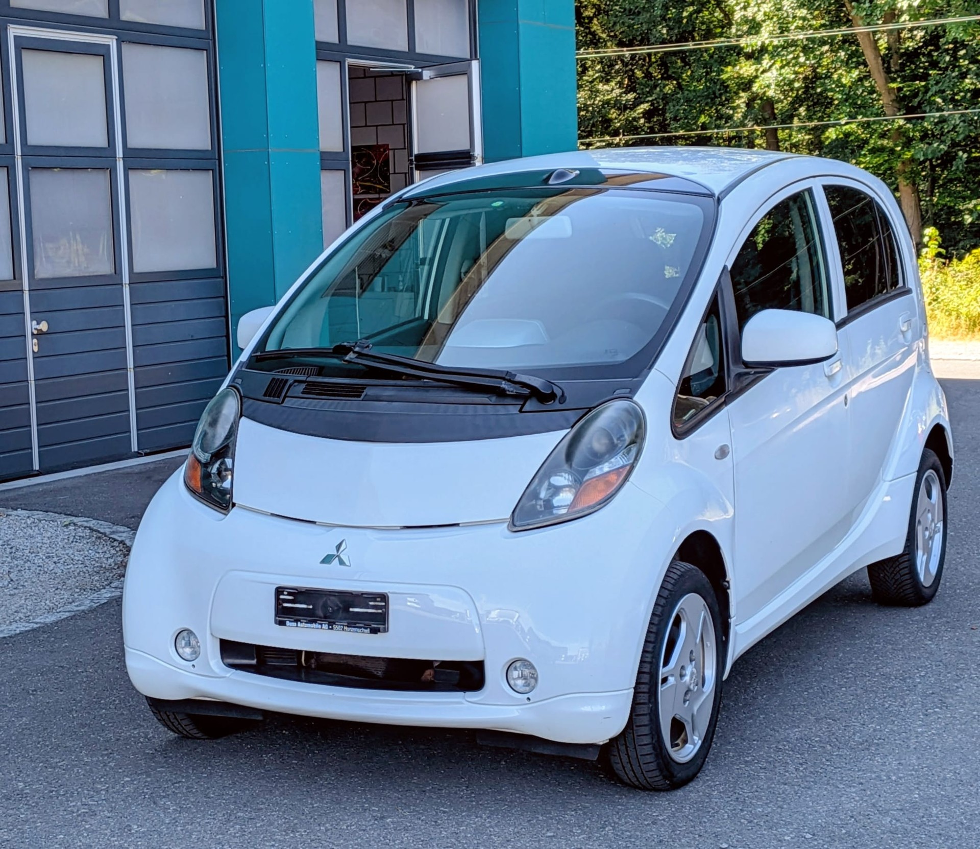 MITSUBISHI i MiEV