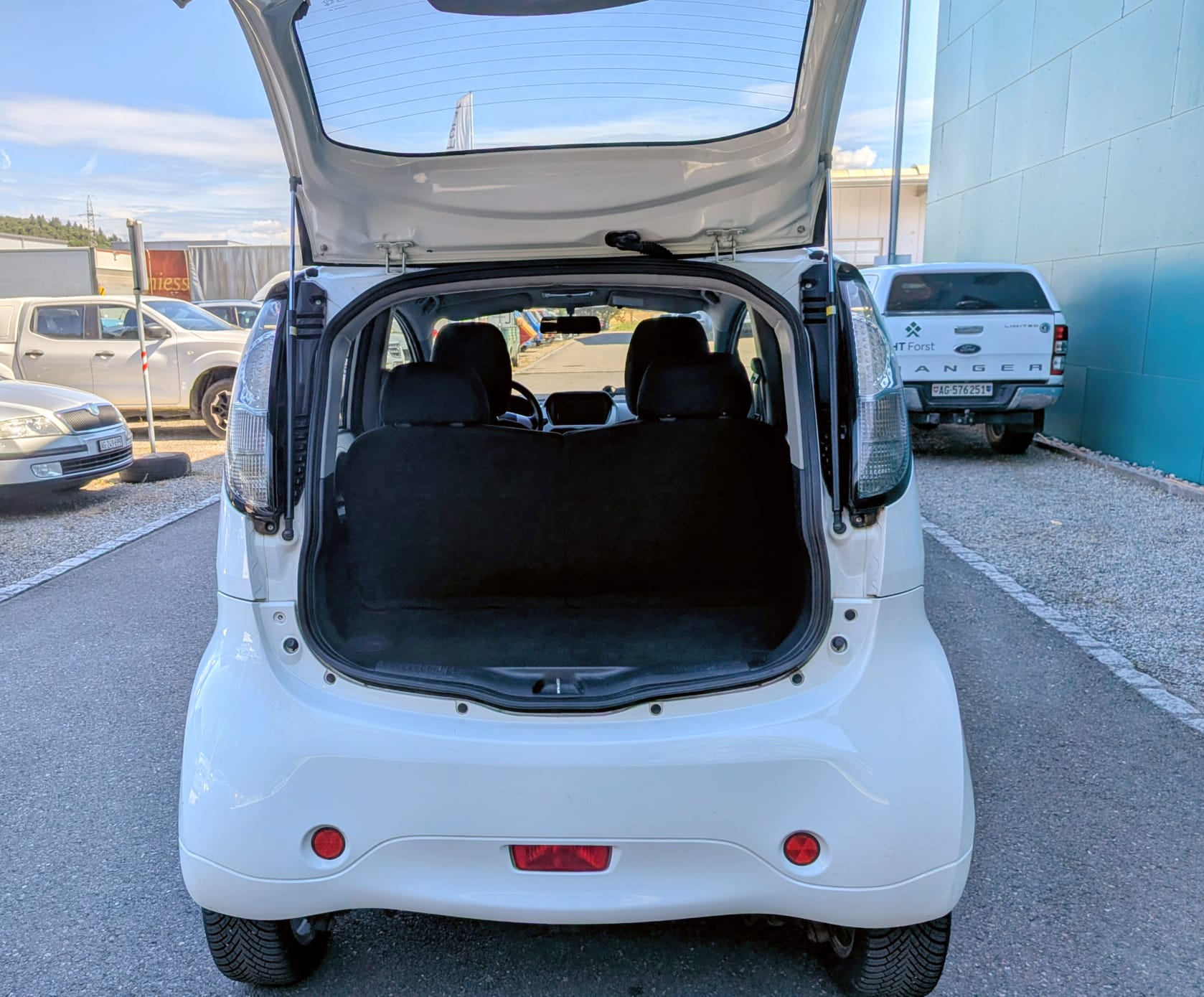 MITSUBISHI i MiEV-image-11
