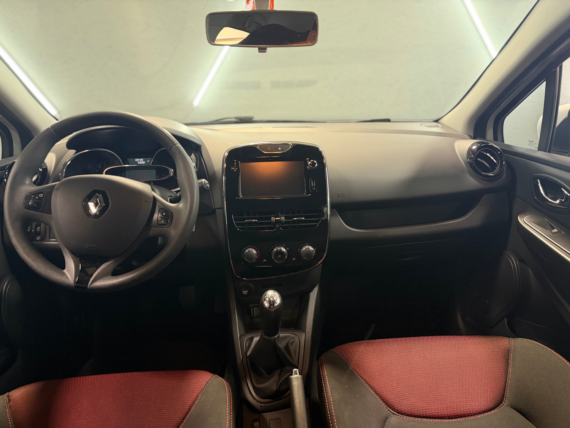 RENAULT Clio 1.2 16V Expression-image-12