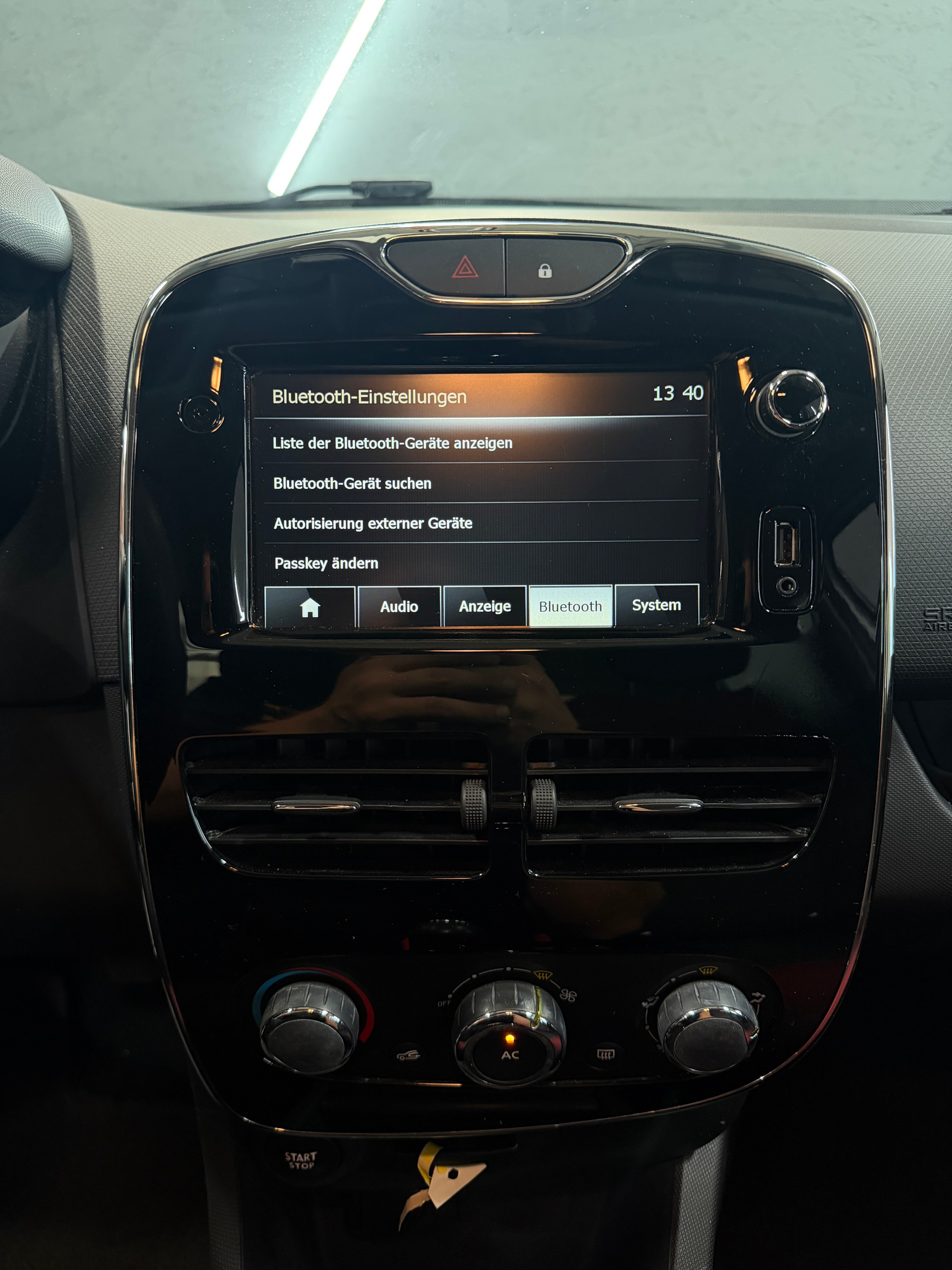 RENAULT Clio 1.2 16V Expression-image-16
