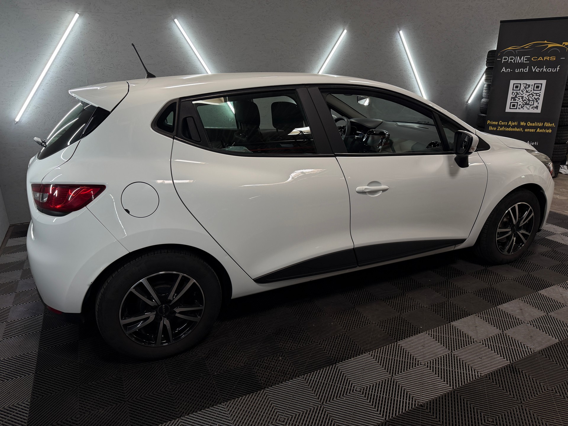 RENAULT Clio 1.2 16V Expression-image-5