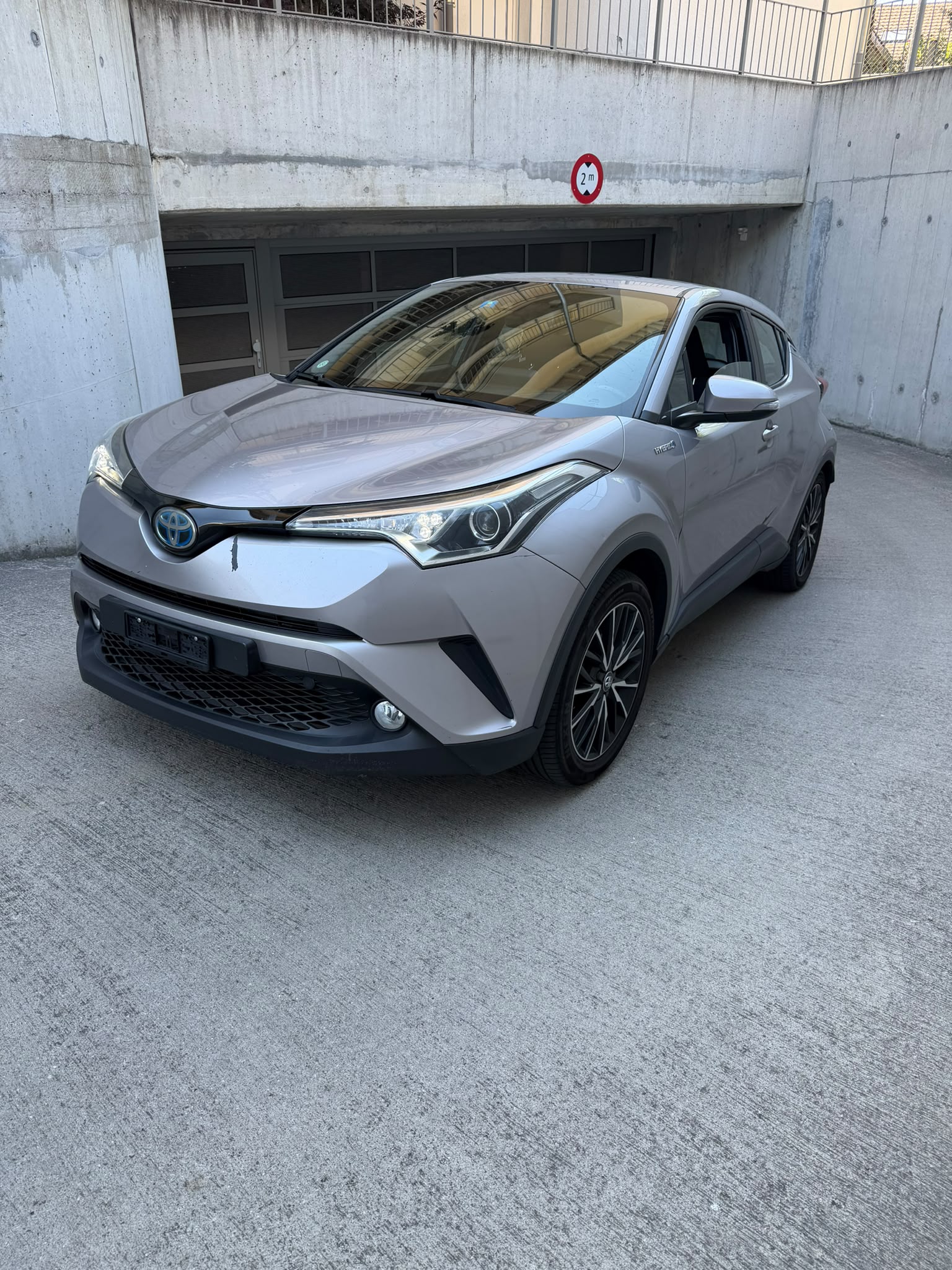 TOYOTA C-HR 1.8 HSD Limited CVT-image-6
