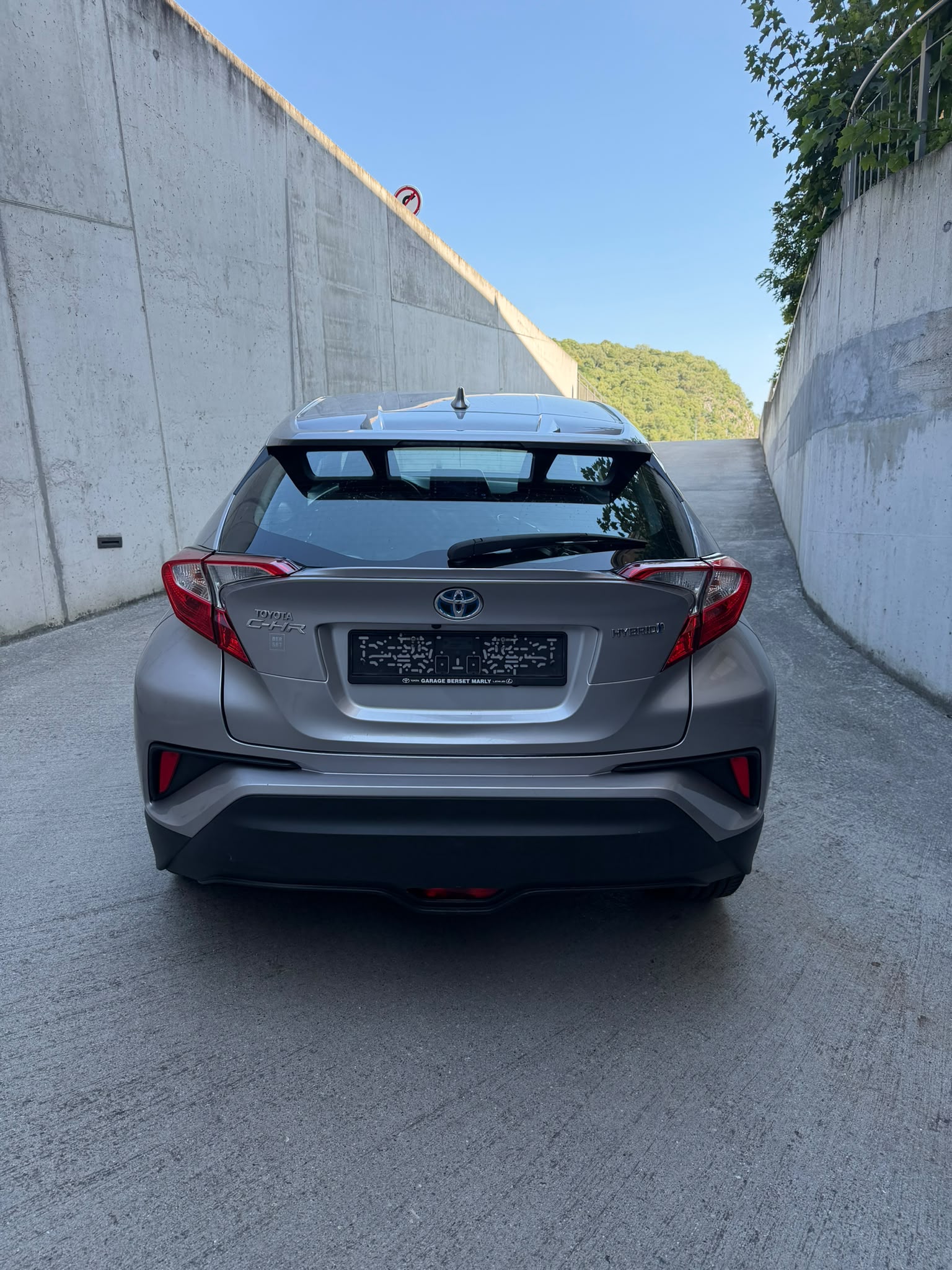 TOYOTA C-HR 1.8 HSD Limited CVT-image-4