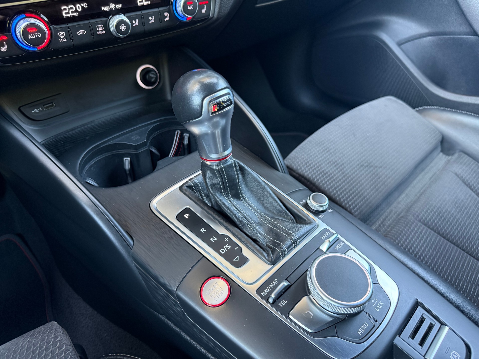 AUDI S3 Sportback 2.0 TFSI quattro S-tronic-image-9