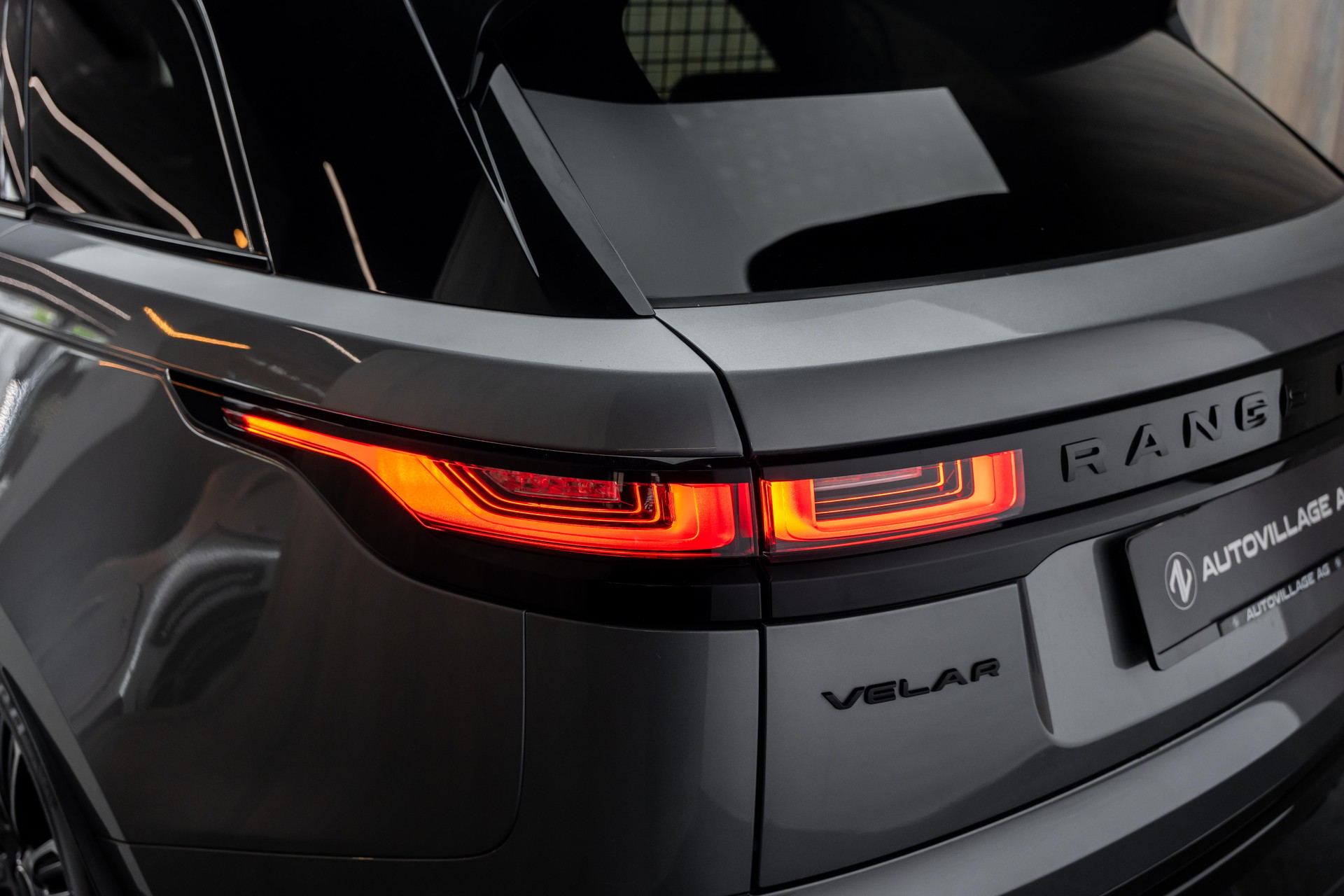 LAND ROVER Range Rover Velar R-Dynamic P 250 HSE Automatic-image-25