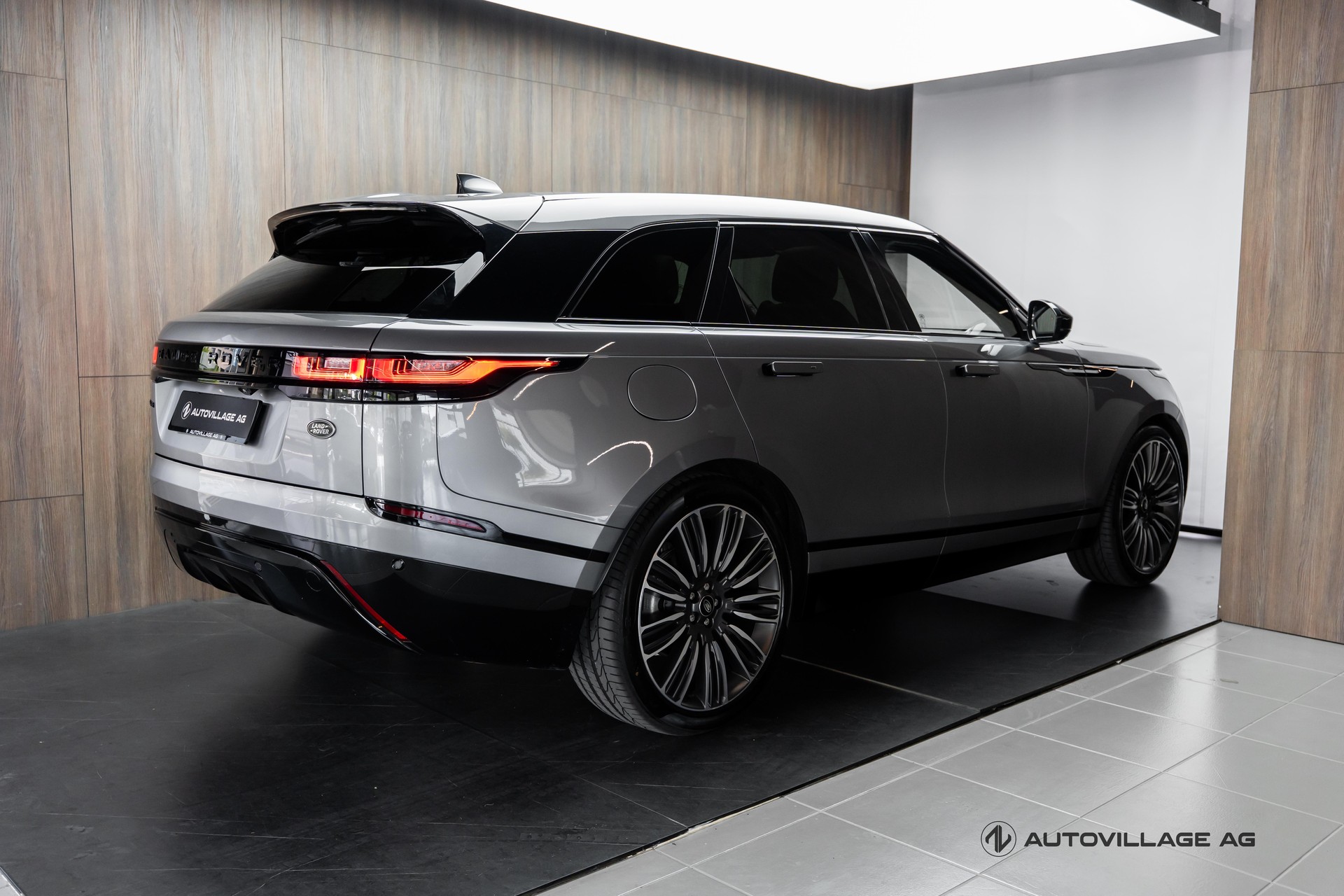LAND ROVER Range Rover Velar R-Dynamic P 250 HSE Automatic-showroom-element-1