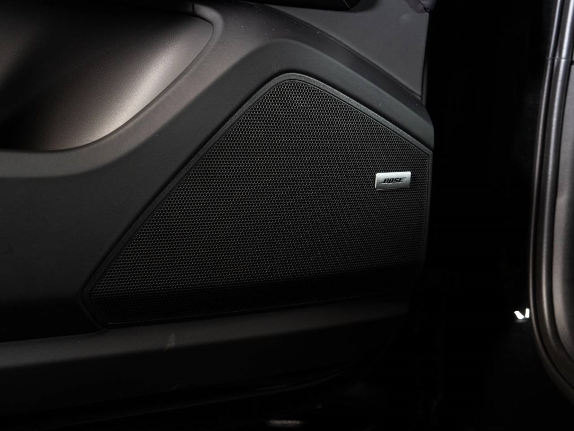 PORSCHE Cayenne Black Edition-image-17