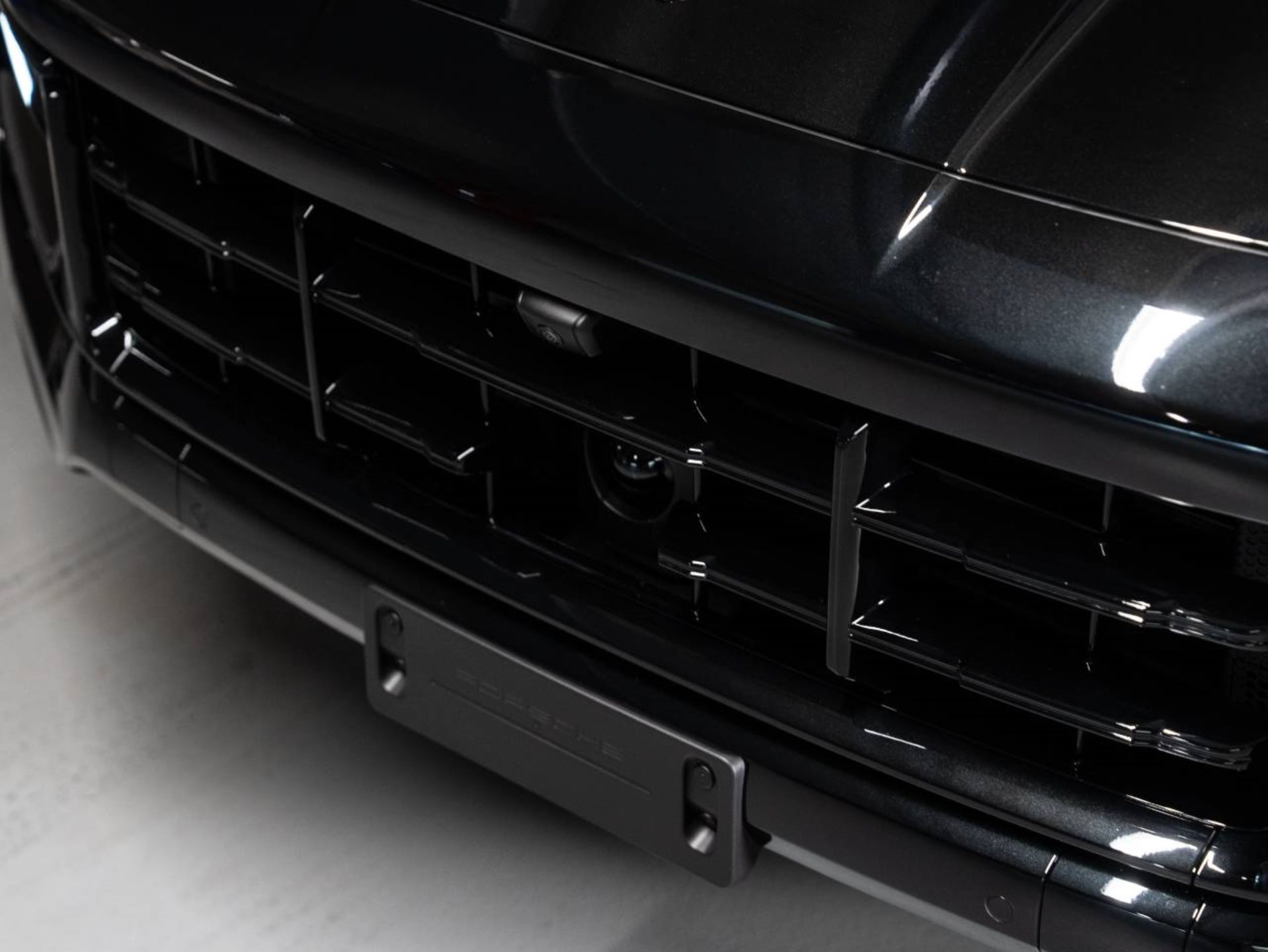 PORSCHE Cayenne Black Edition-image-22