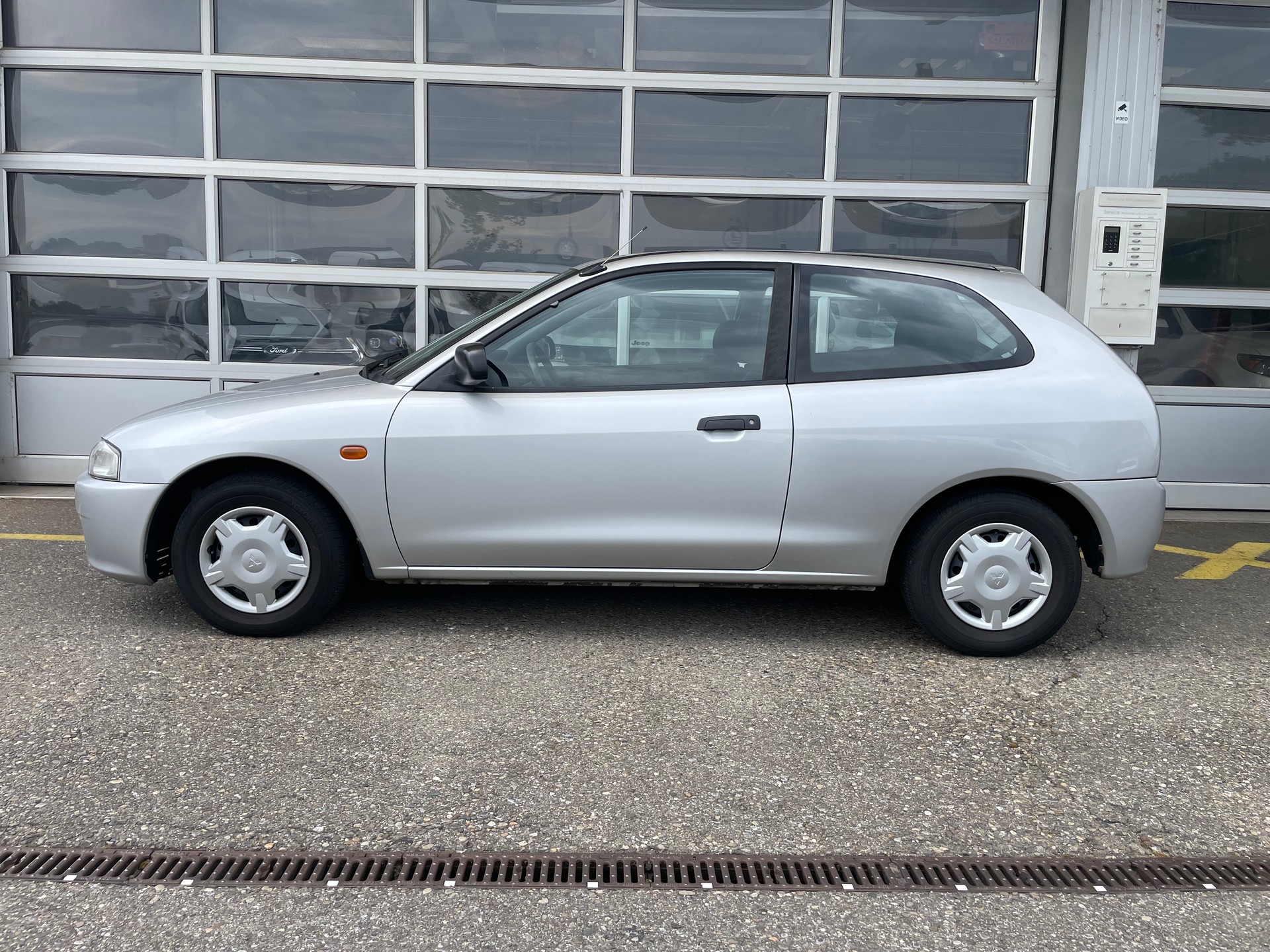 MITSUBISHI Colt 1.6 16V GLX Edition-image-3