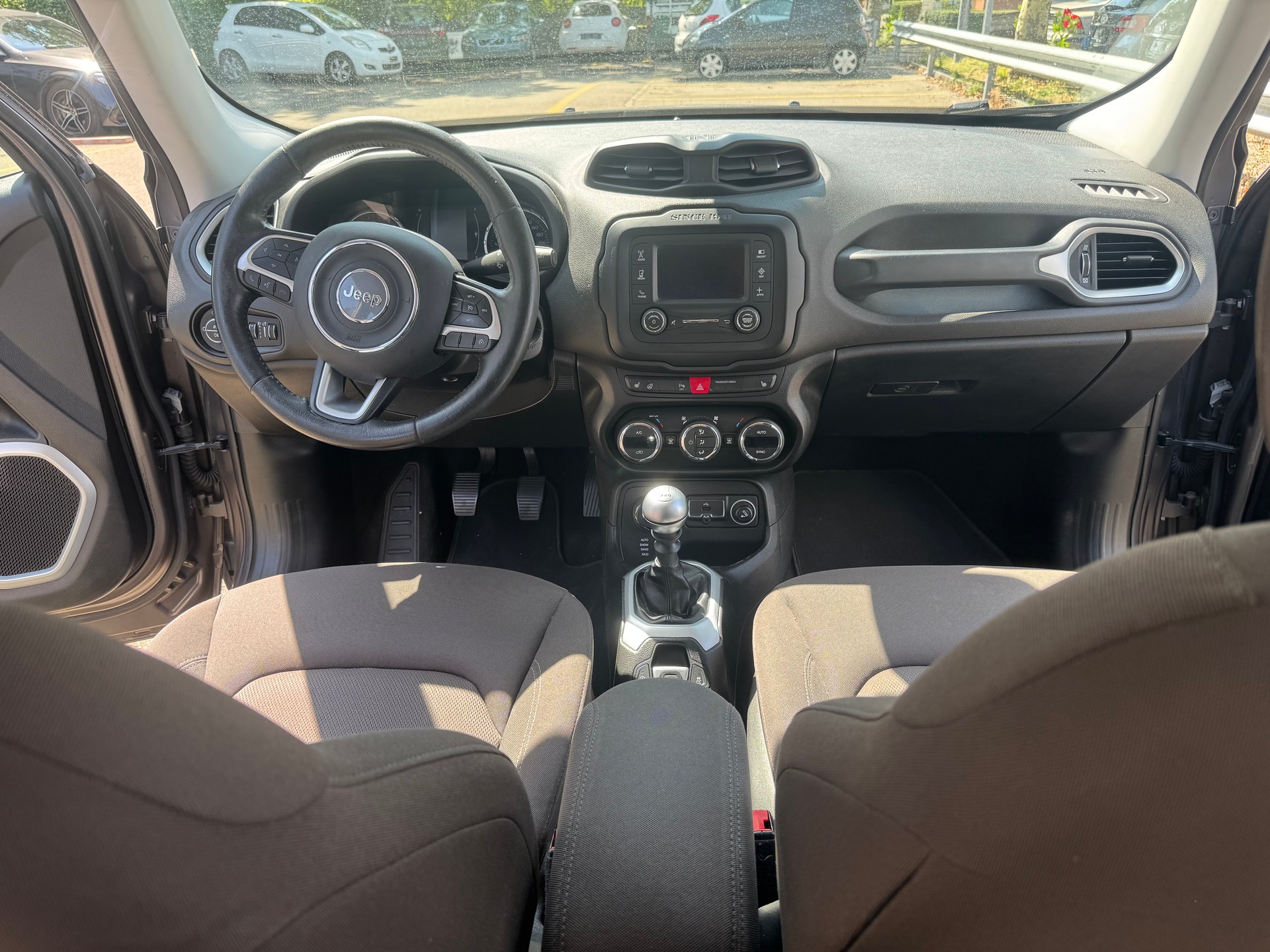 JEEP Renegade 2.0CRD Night Eagle AWD-image-4