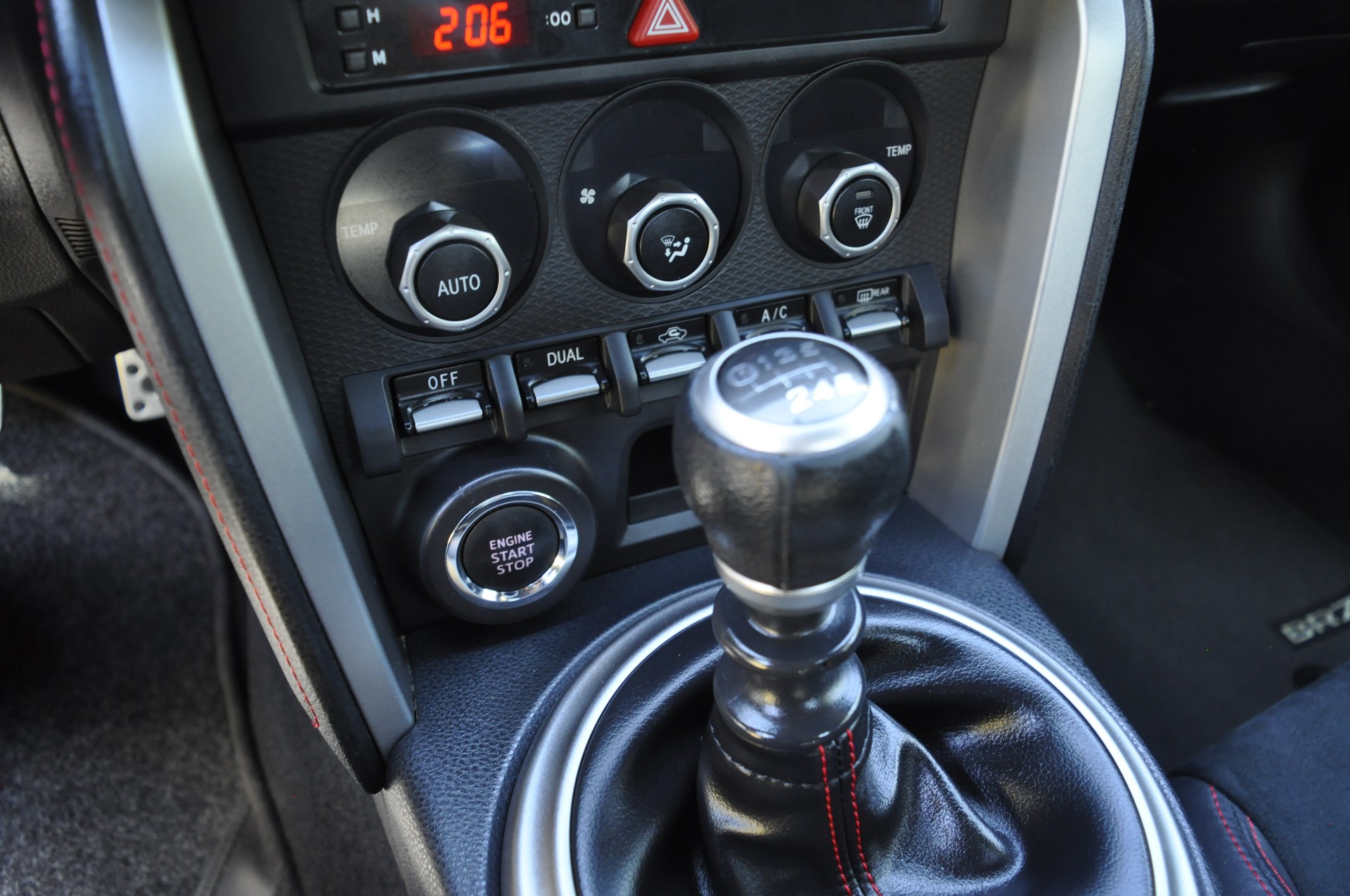 SUBARU BRZ 2.0R-image-11
