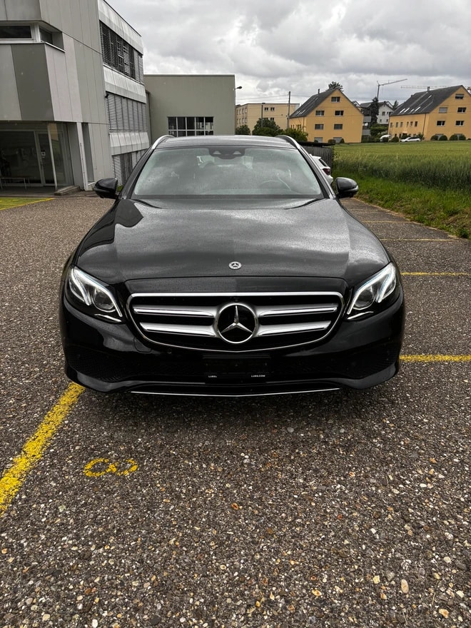 MERCEDES-BENZ E 220 d Exclusive 4Matic 9G-Tronic-image-6