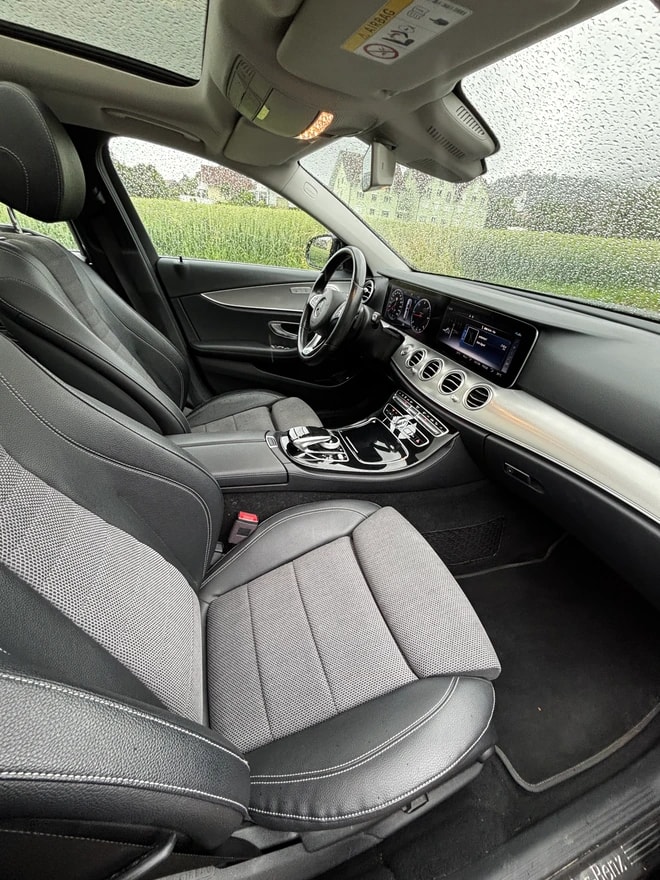 MERCEDES-BENZ E 220 d Exclusive 4Matic 9G-Tronic-image-11