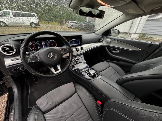 MERCEDES-BENZ E 220 d Exclusive 4Matic 9G-Tronic-image-9