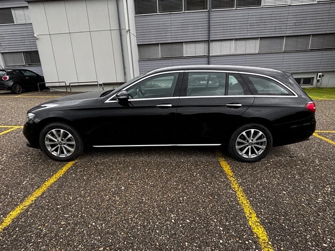MERCEDES-BENZ E 220 d Exclusive 4Matic 9G-Tronic-image-2