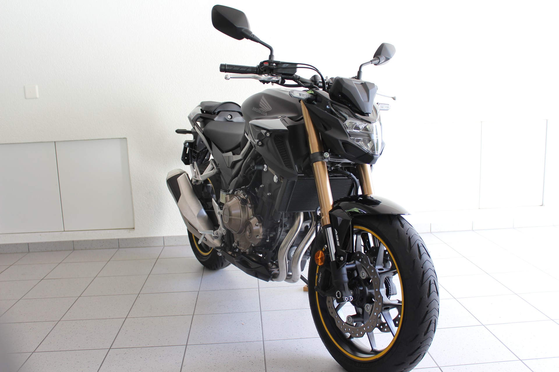 HONDA CB 500 F-image-1