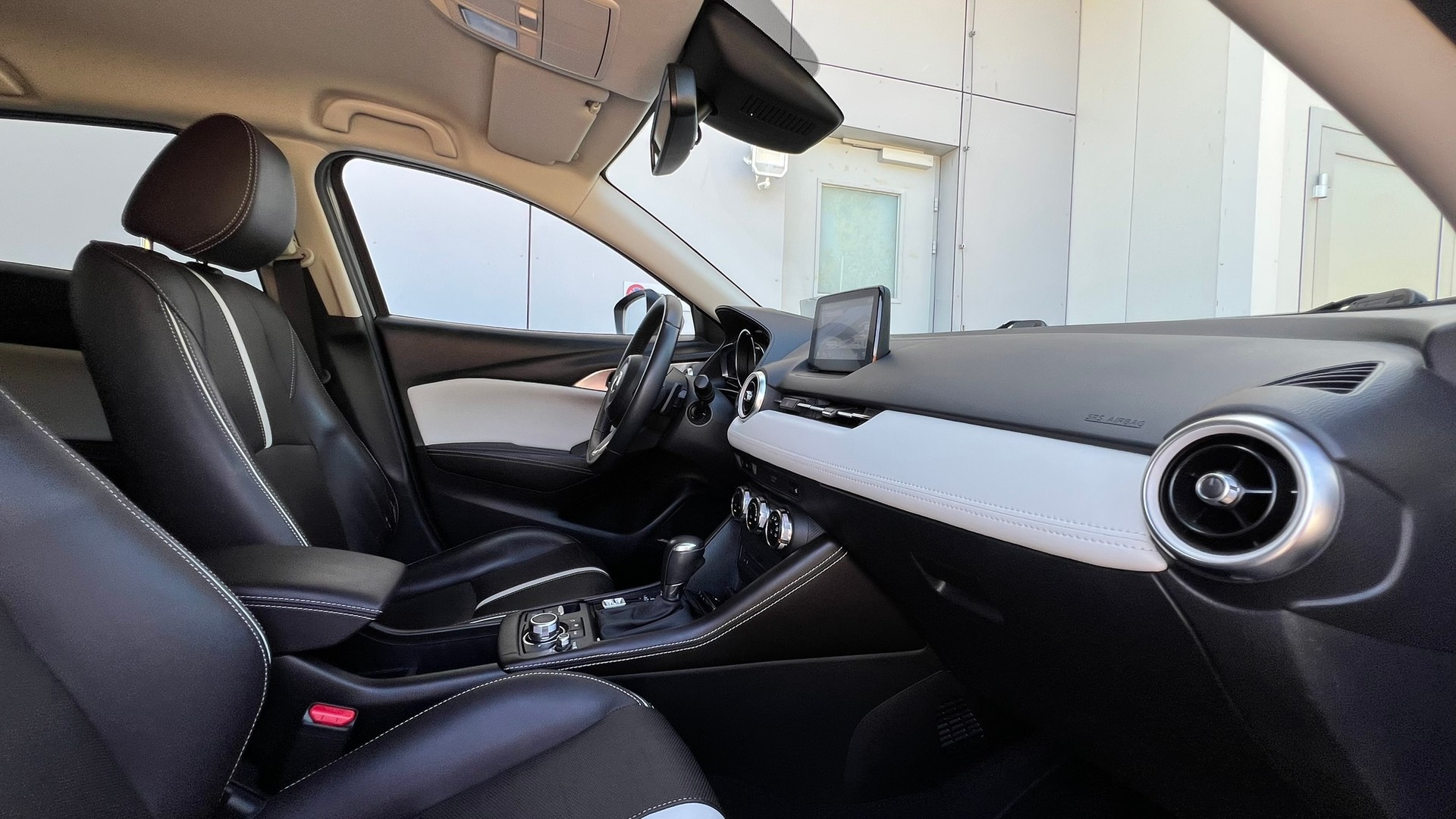 MAZDA CX-3 SKYACTIV-G 121 REVOLUTION FWD AUTOMAT l 121 PS-image-21