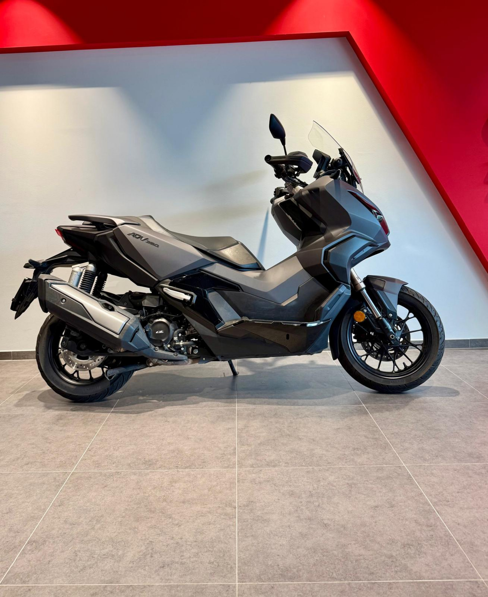 HONDA ADV 350-image-1