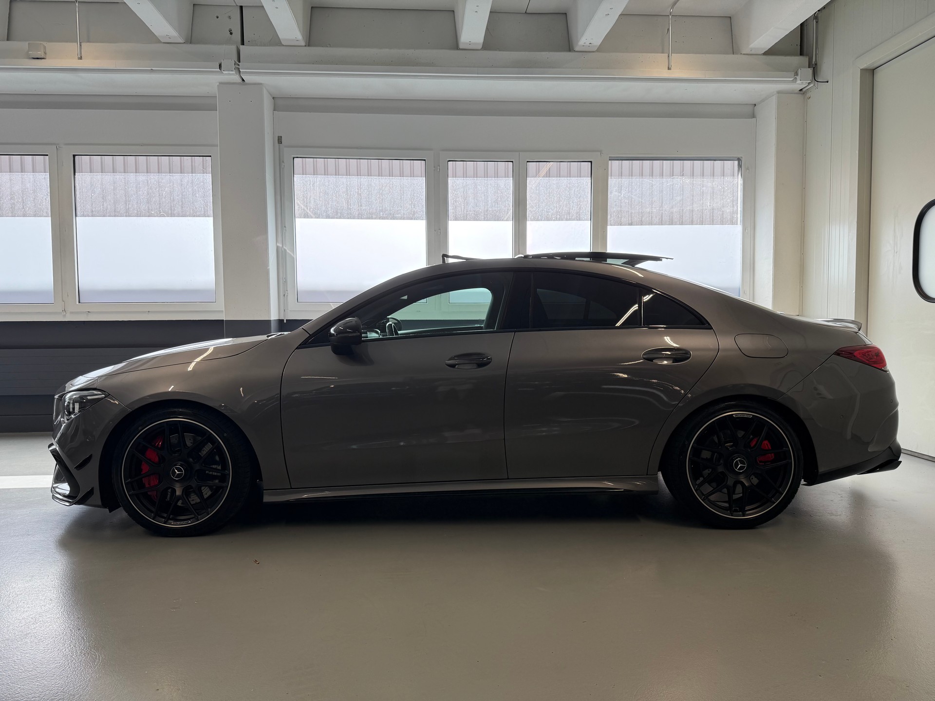 MERCEDES-BENZ CLA 45 S AMG 4Matic+ 8G-DCT-showroom-element-2