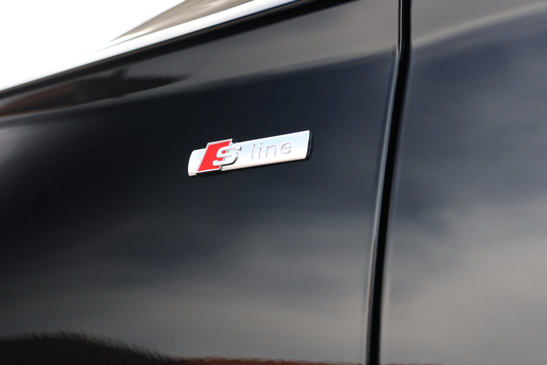 AUDI Q5 Sportback 40 TDI Blackedition quattro S-tronic (CH)-image-8