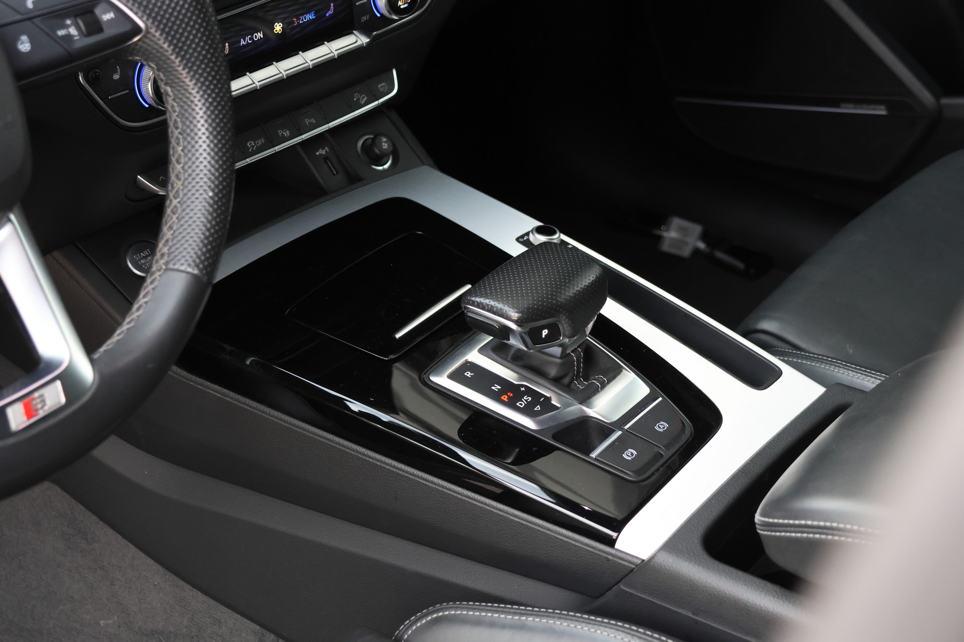 AUDI Q5 Sportback 40 TDI Blackedition quattro S-tronic (CH)-image-11