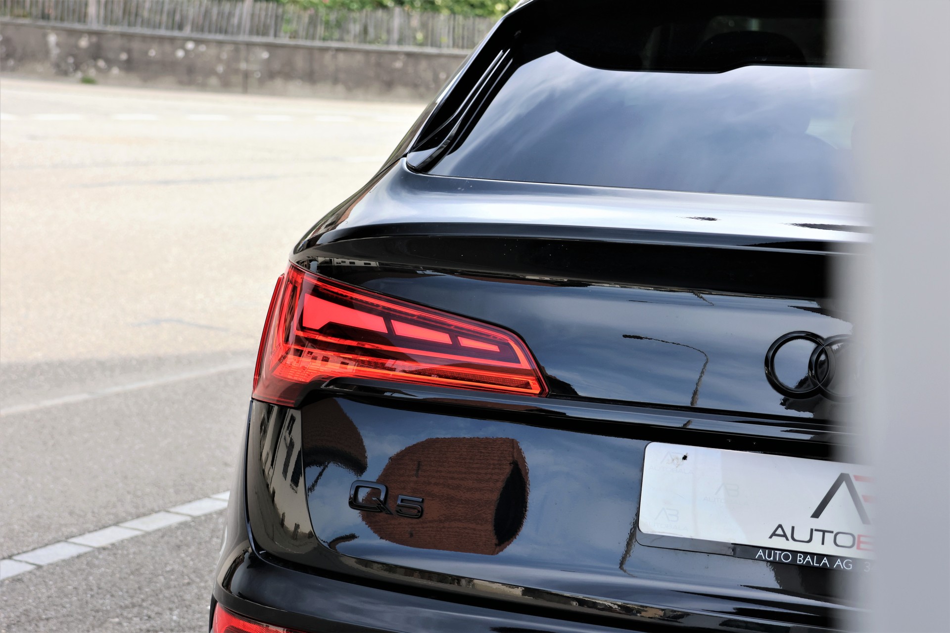 AUDI Q5 Sportback 40 TDI Blackedition quattro S-tronic (CH)-image-5