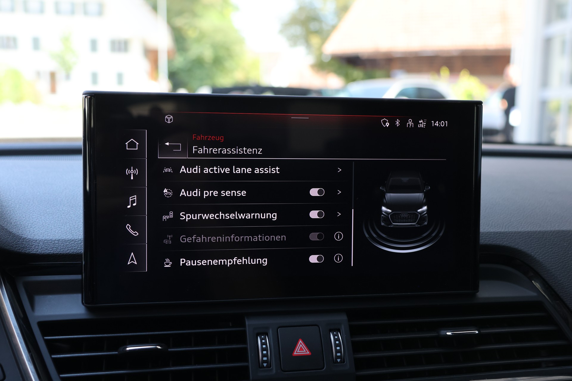 AUDI Q5 Sportback 40 TDI Blackedition quattro S-tronic (CH)-image-24