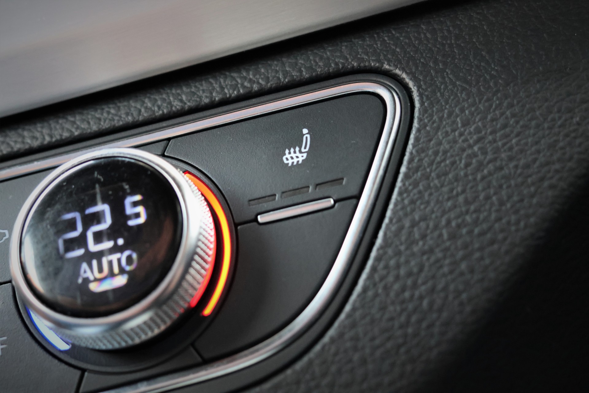 AUDI Q5 Sportback 40 TDI Blackedition quattro S-tronic (CH)-image-29