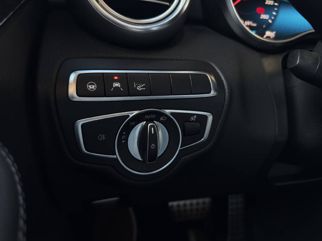 MERCEDES-BENZ C 220 d AMG Line 4matic T-Modell-image-15