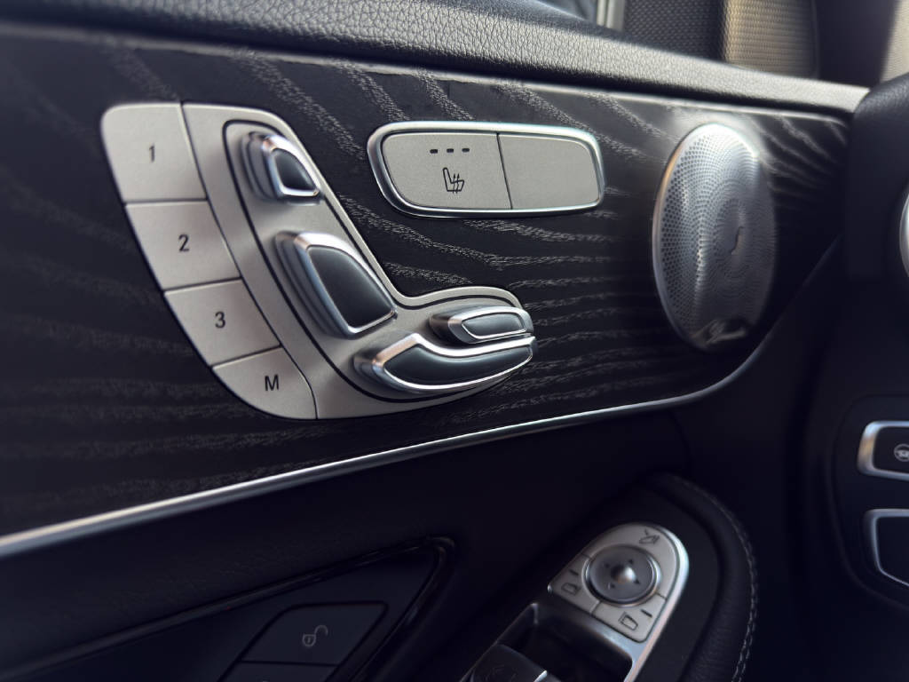MERCEDES-BENZ C 220 d AMG Line 4matic T-Modell-image-14