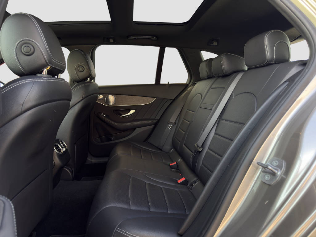 MERCEDES-BENZ C 220 d AMG Line 4matic T-Modell-image-13