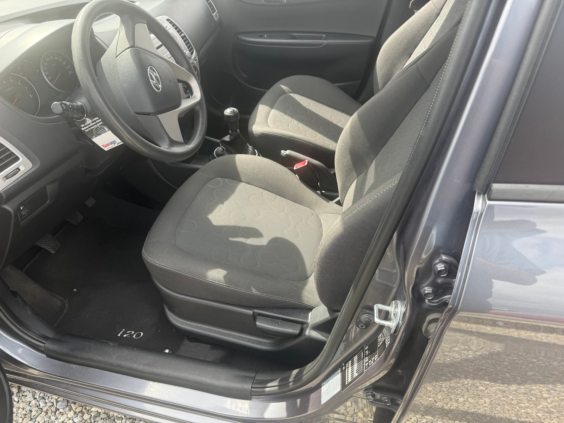 HYUNDAI i20 1.2 Comfort-image-4