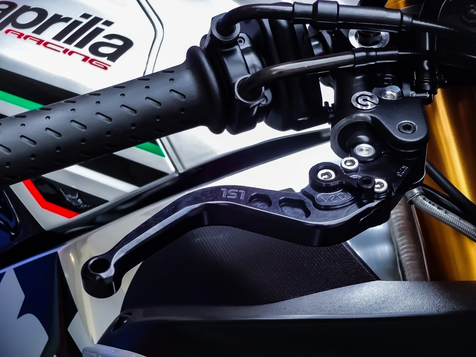 APRILIA RSV4 RF-image-8
