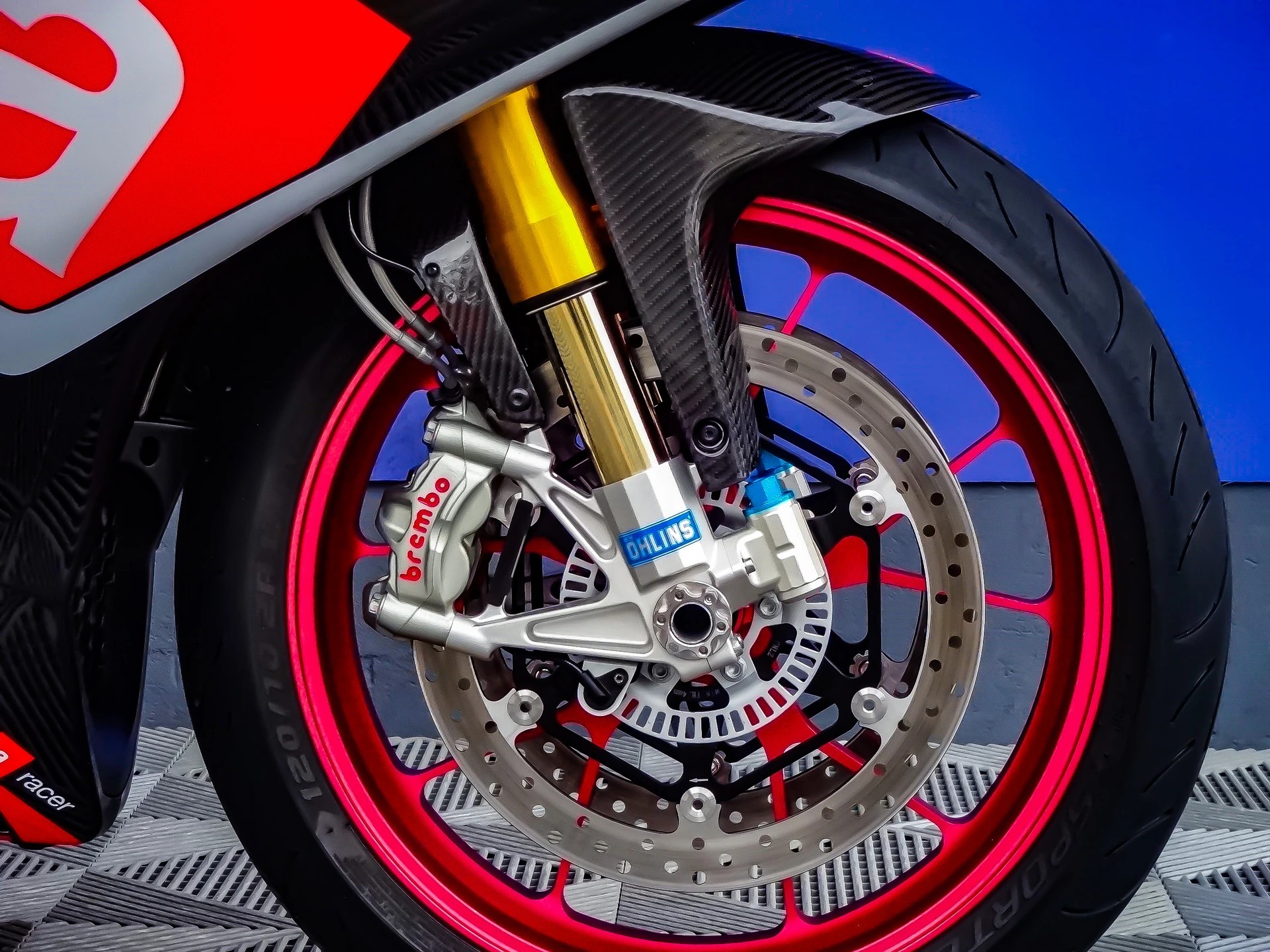 APRILIA RSV4 RF-image-11