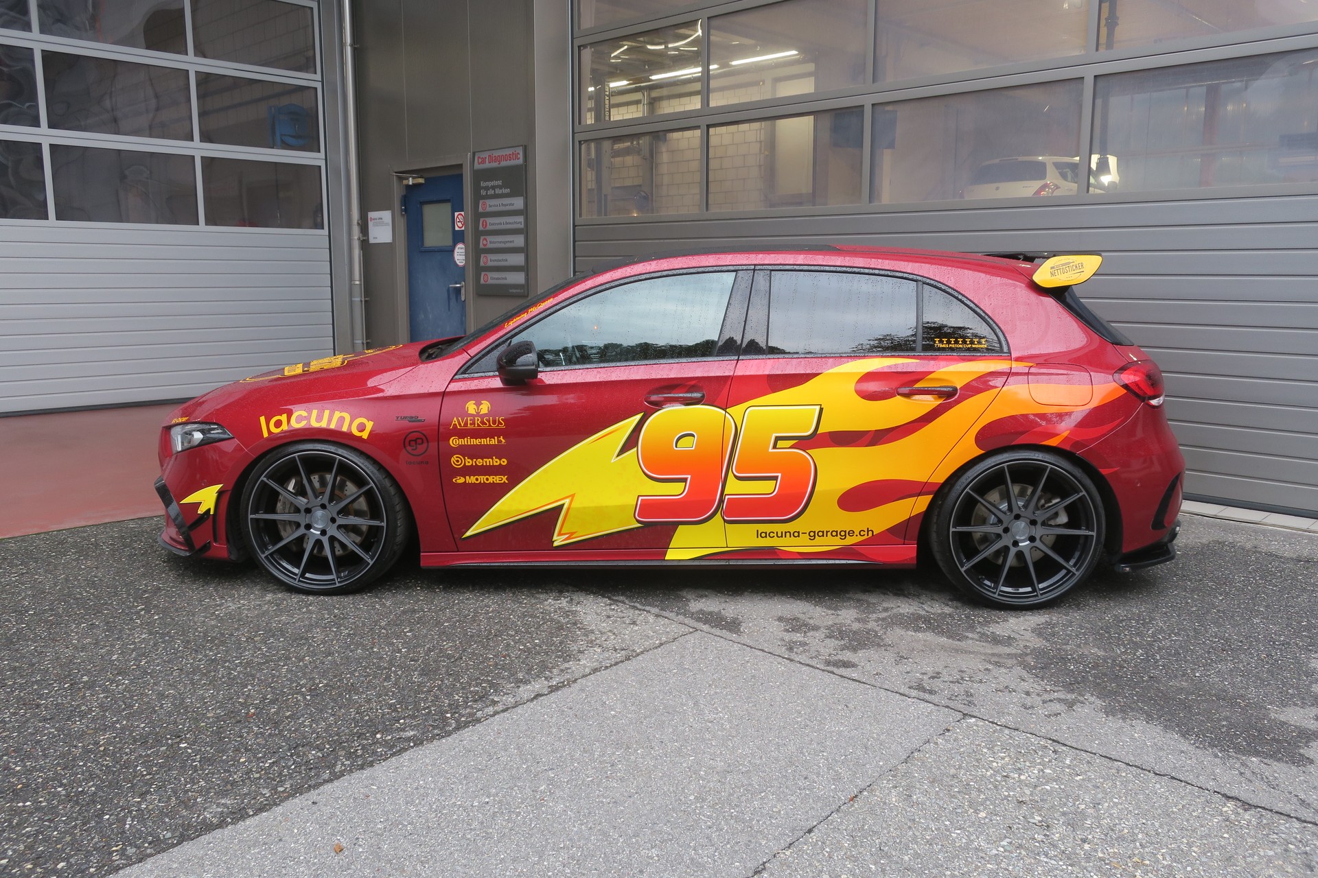 MERCEDES-BENZ A 35 AMG 4Matic Speedshift-image-3