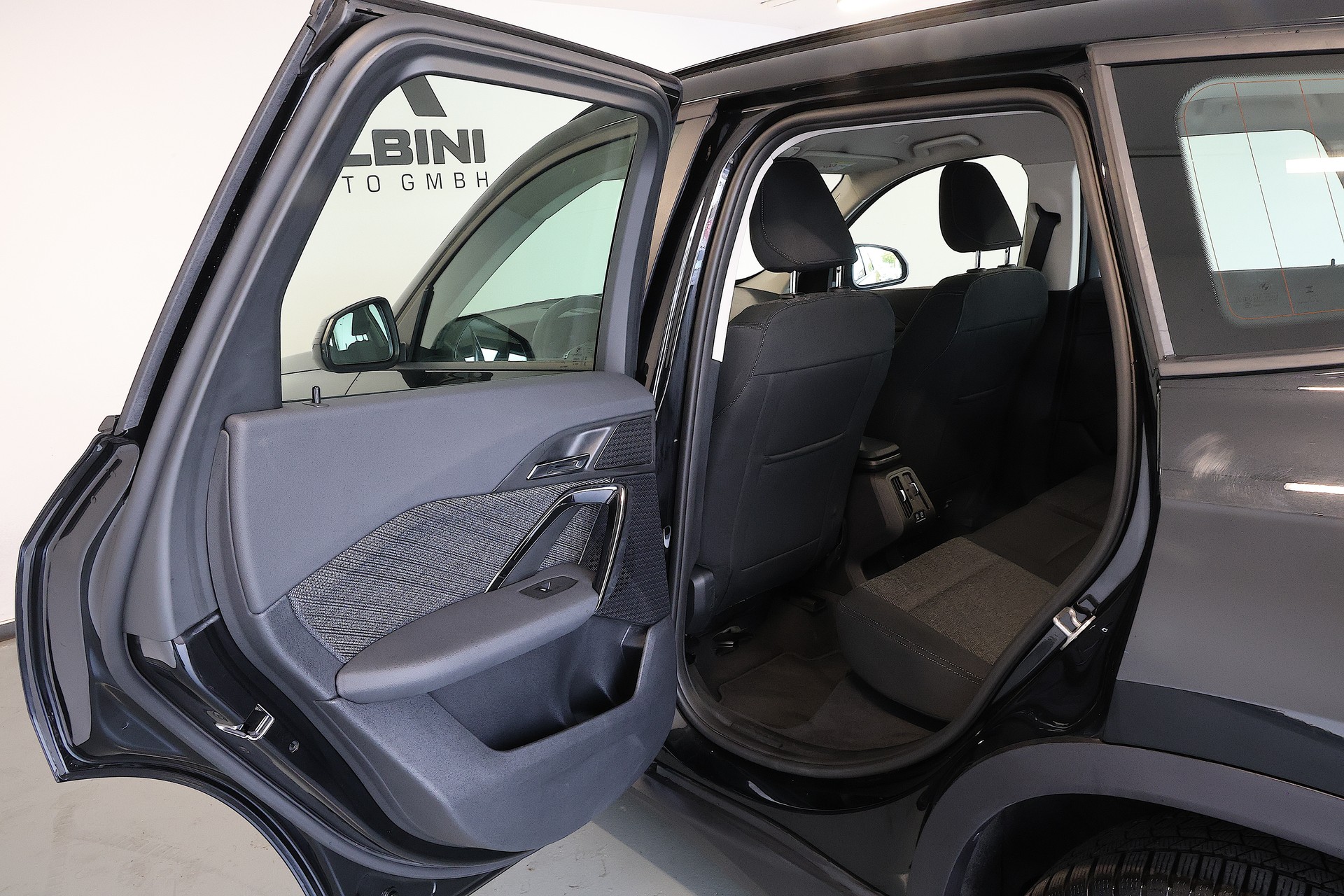 BMW X1 23d xDrive-image-14