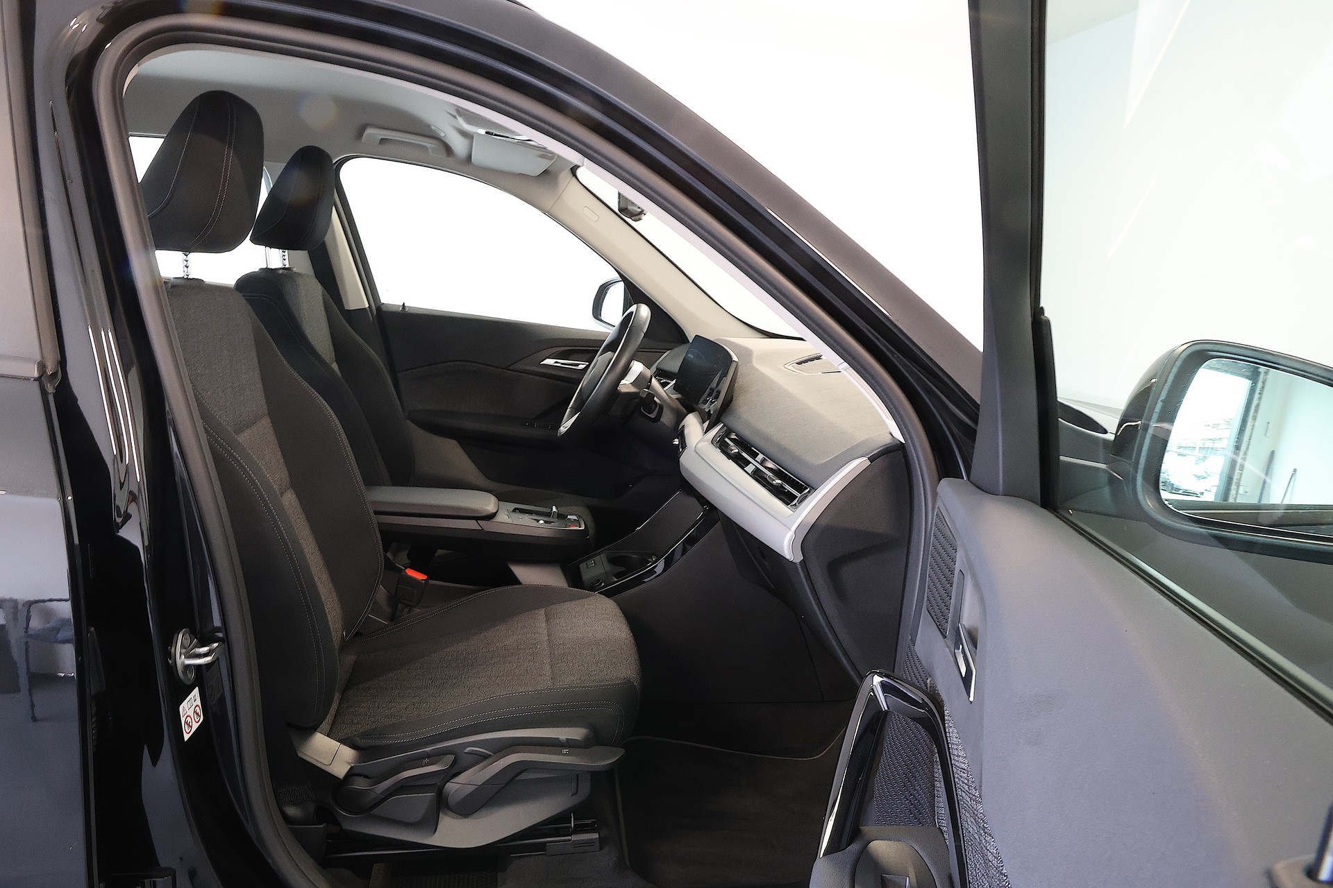 BMW X1 23d xDrive-image-12