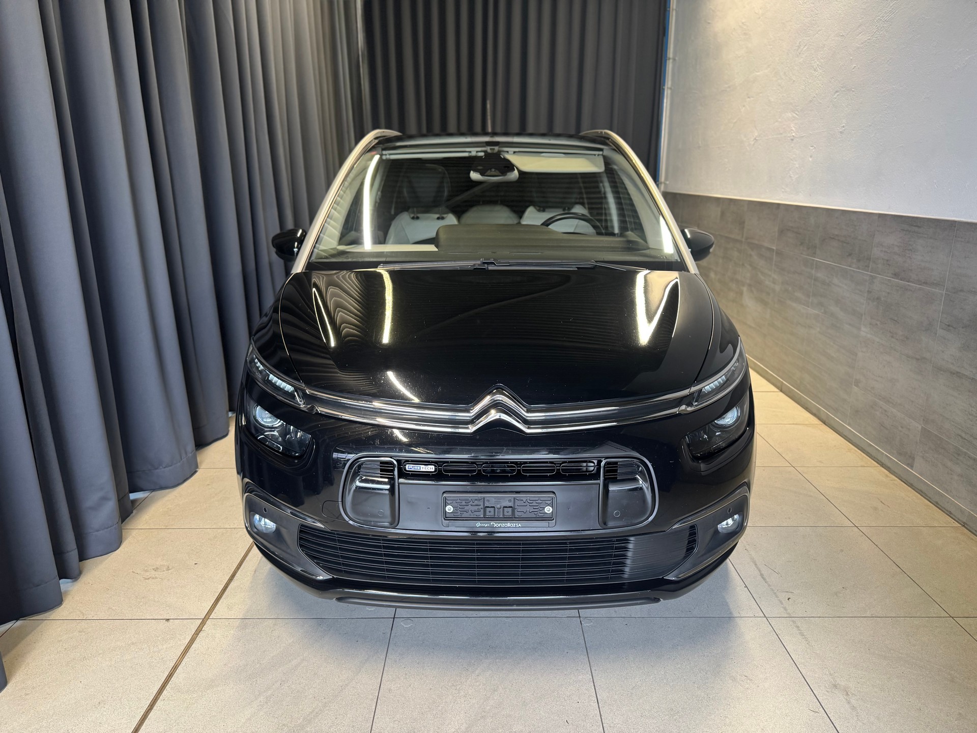 CITROEN Grand C4 Picasso 1.2 Pure Tech Shine (15)-showroom-element-1