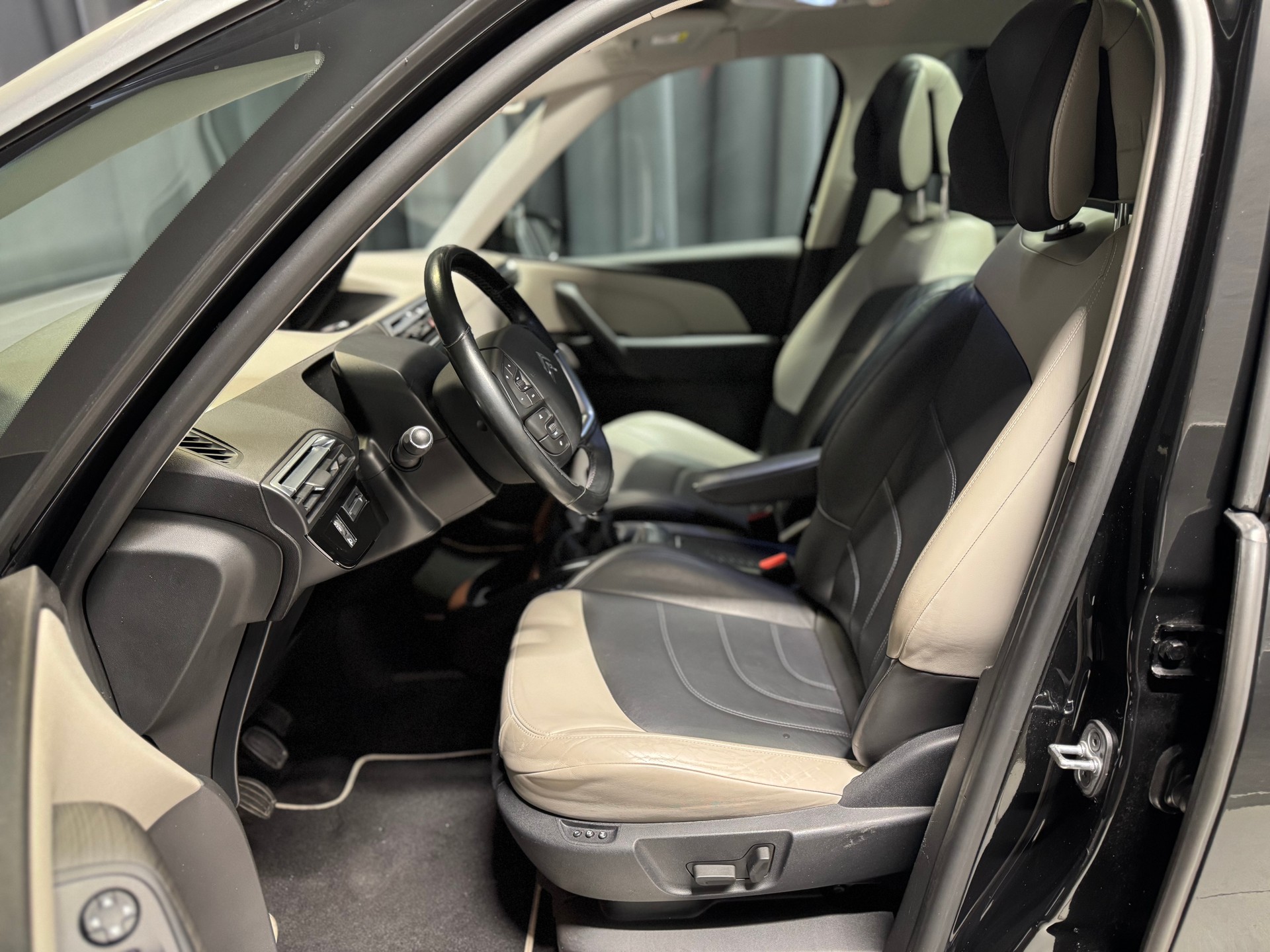 CITROEN Grand C4 Picasso 1.2 Pure Tech Shine (15)-image-6