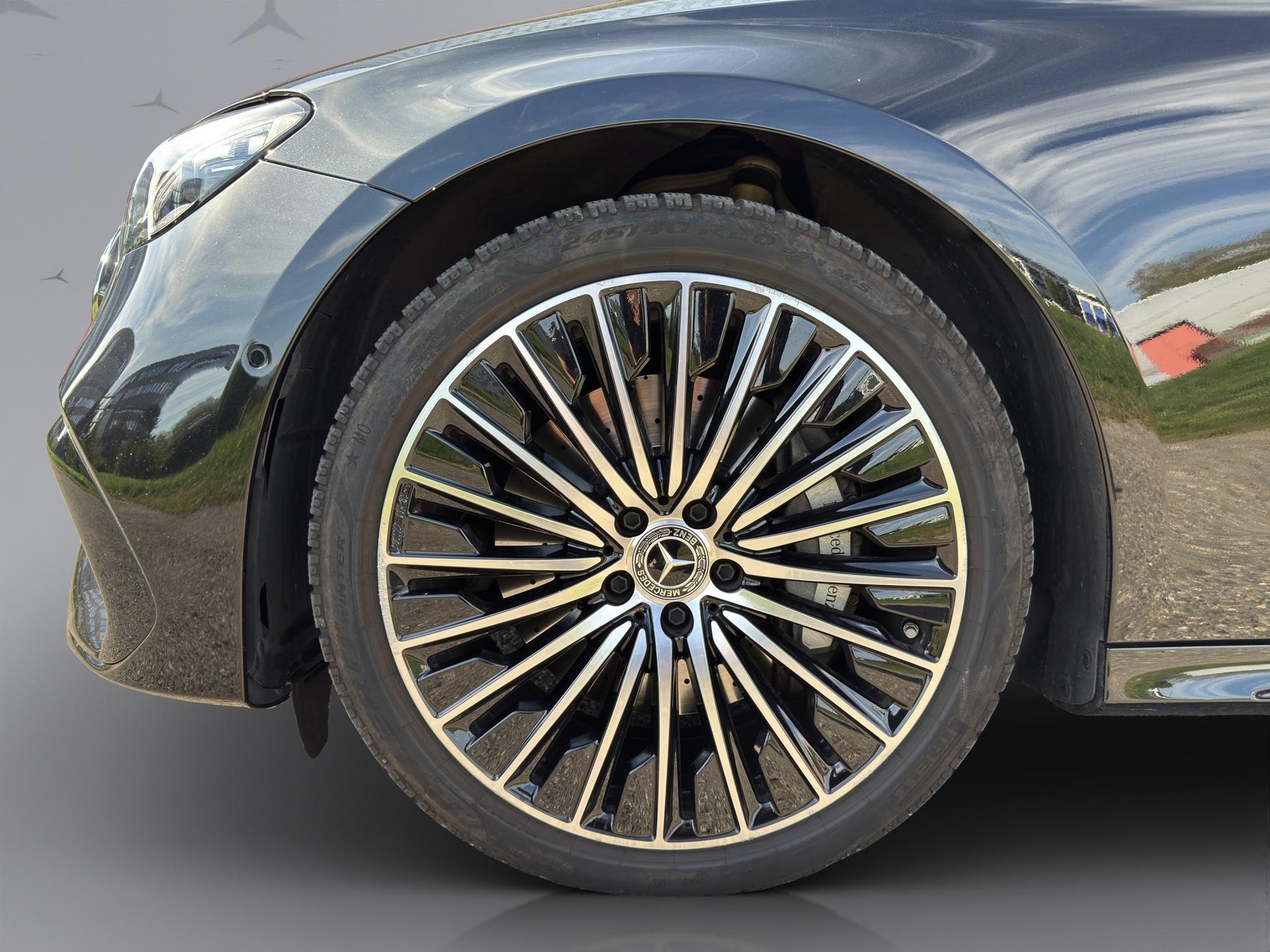 MERCEDES-BENZ E 220 d AMG Line 4matic-showroom-element-2