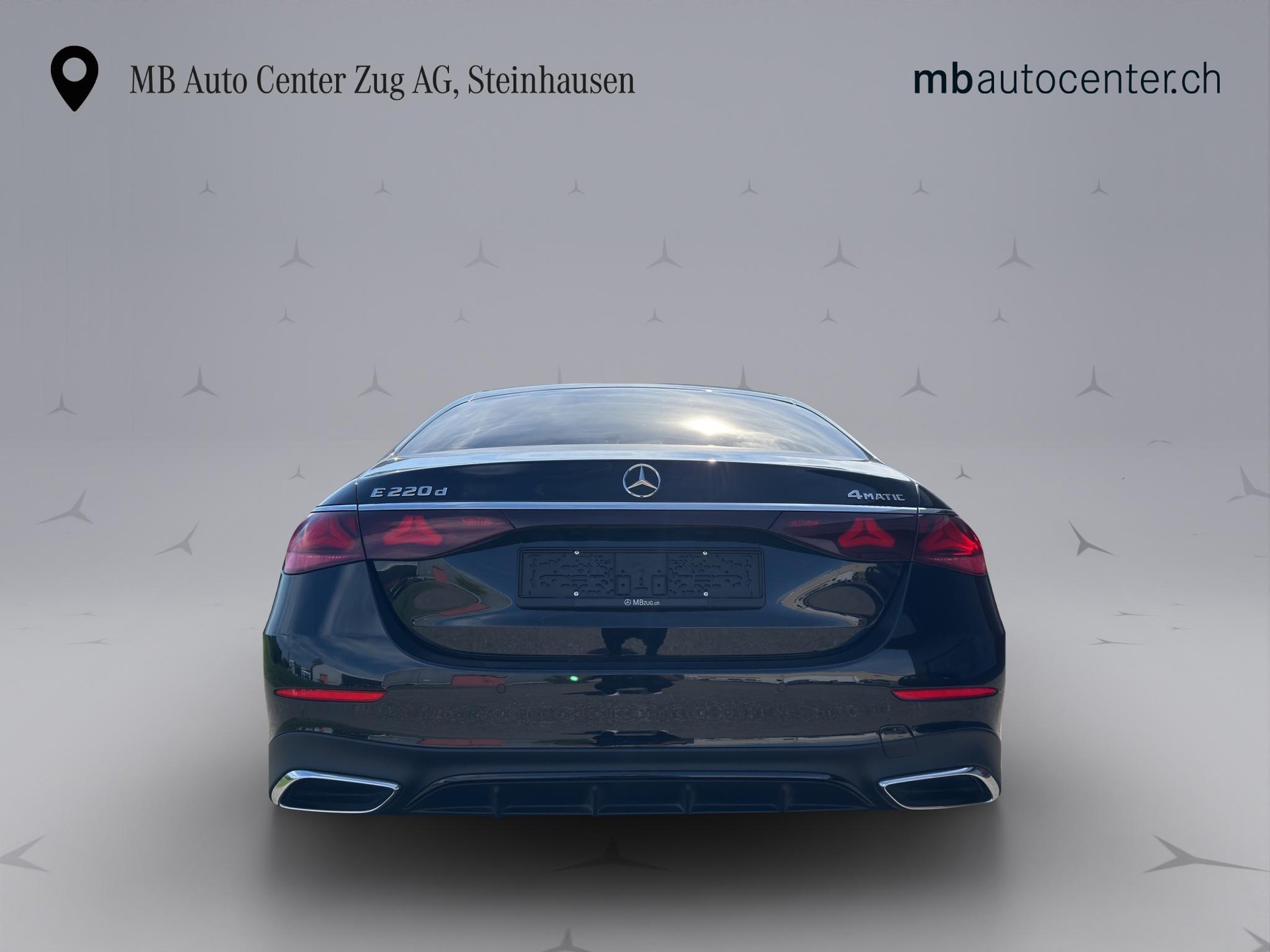 MERCEDES-BENZ E 220 d AMG Line 4matic-image-4