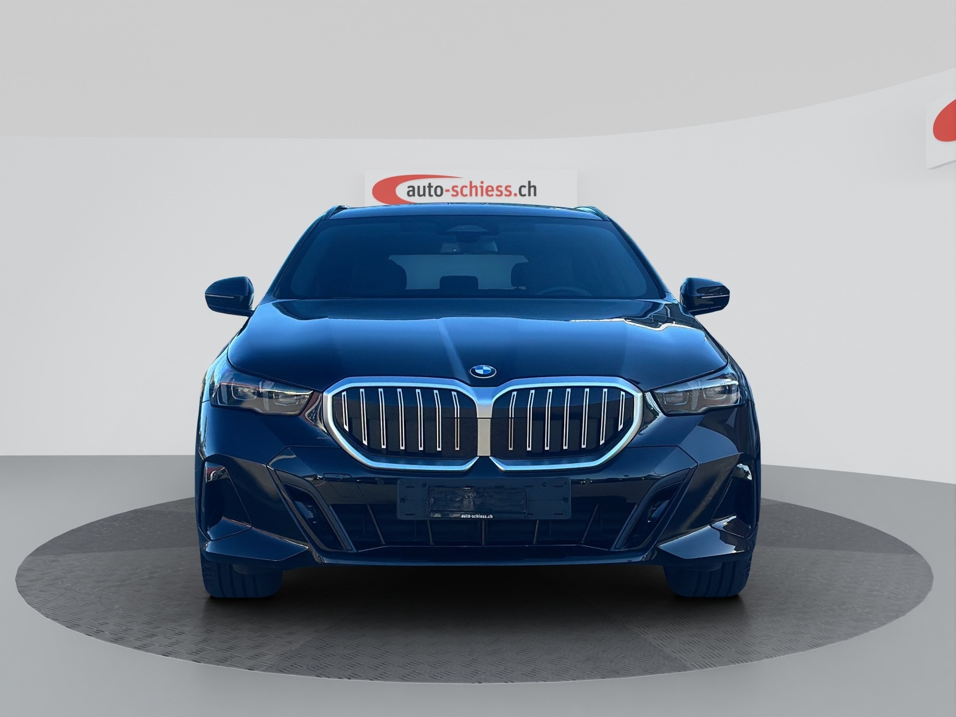 BMW 520i sDrive 48V Touring M Sport Steptronic-showroom-element-1