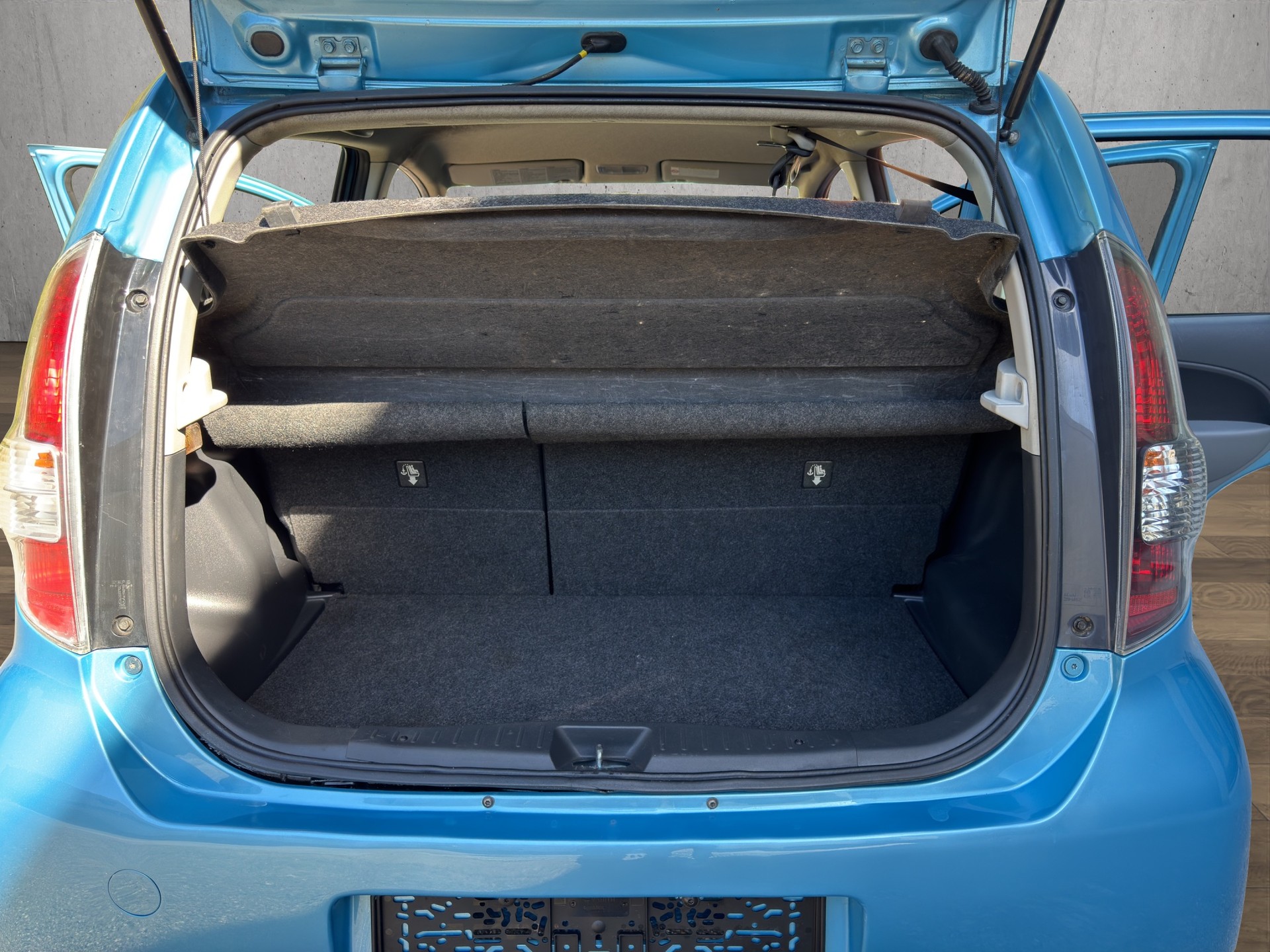 DAIHATSU Sirion 1.3 eco-4WD Automatic-image-12