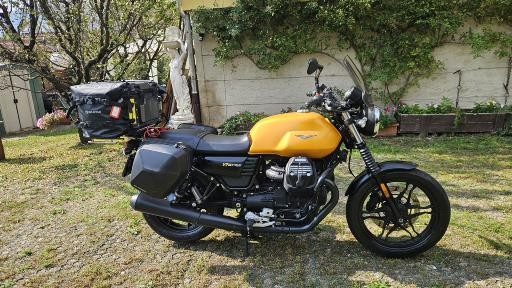 MOTO GUZZI V7 III Stone 750 ABS-image-0