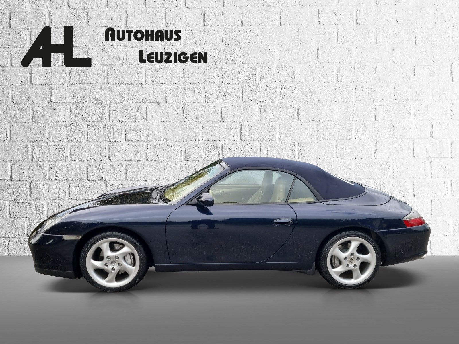 PORSCHE 911 Carrera 4 Cabrio-image-1