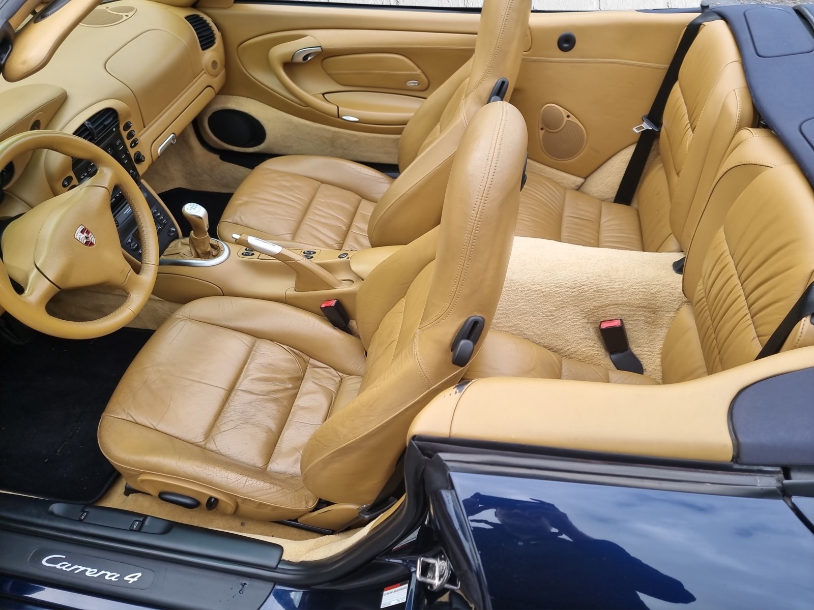 PORSCHE 911 Carrera 4 Cabrio-image-8